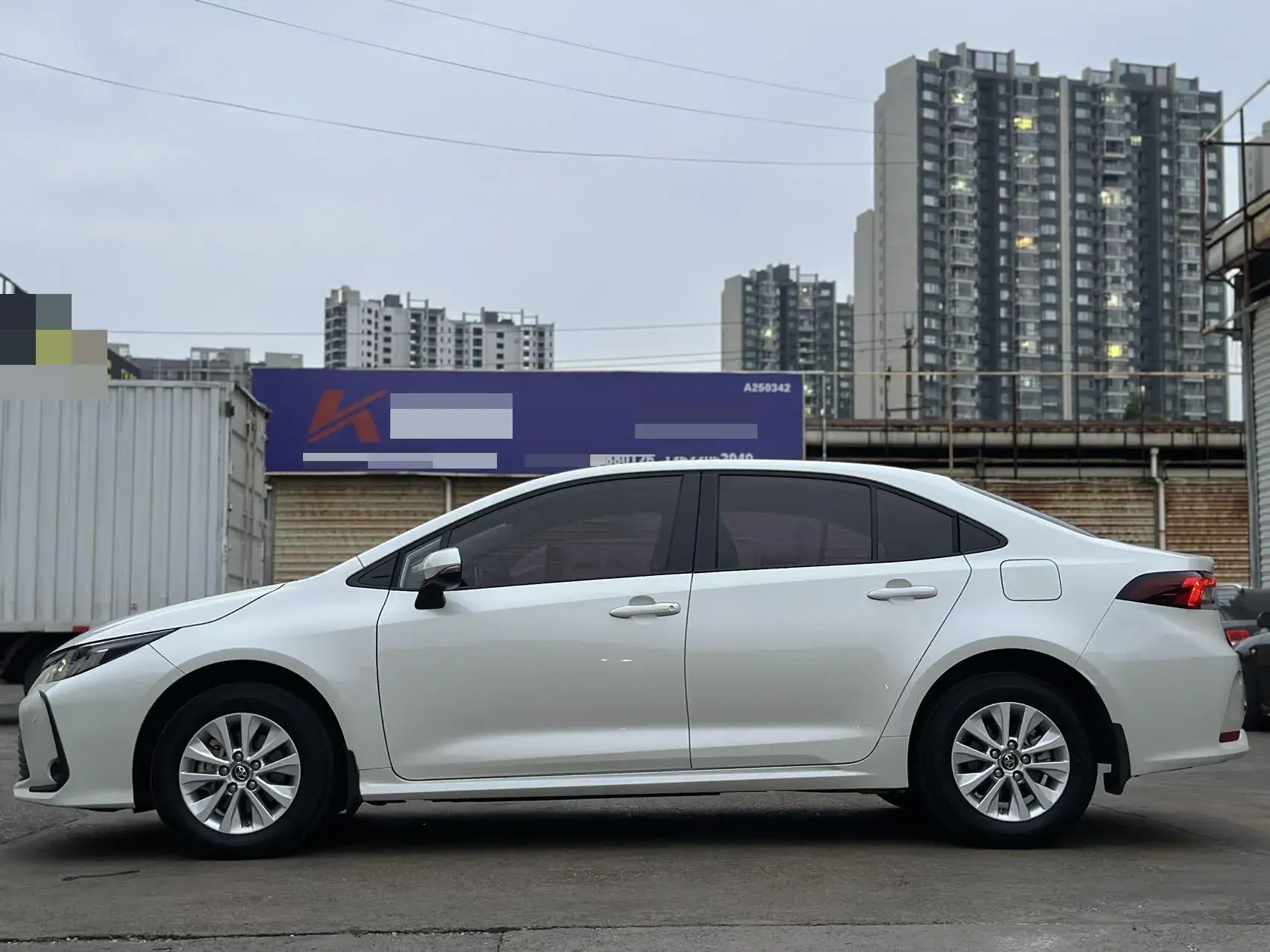 2019 TOYOTA COROLLA thumbnail 4