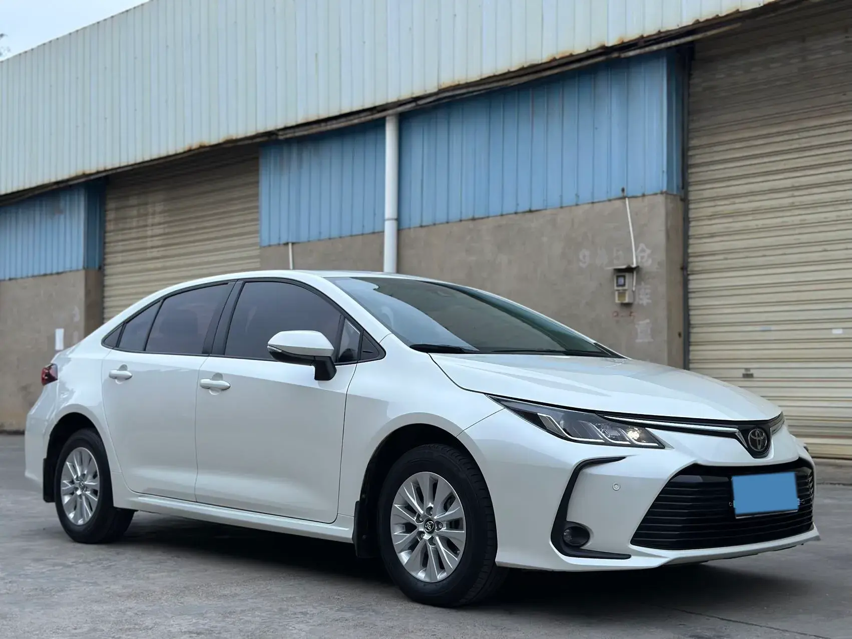 2019 TOYOTA COROLLA thumbnail 3