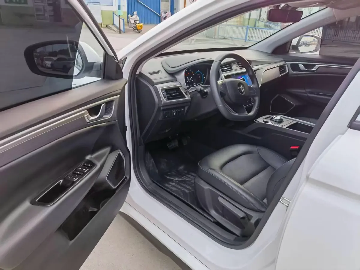 2022 Livan Maple 60s BEV 52.56KWH,autocango,china used car exporter,china ev exporter,chinese used car exporter,chinese used ev exporter