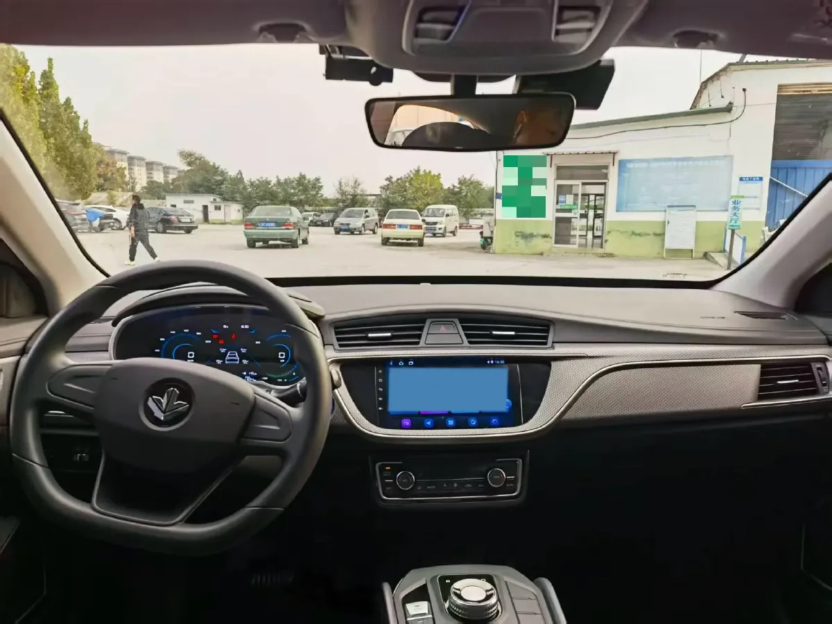 2022 Livan Maple 60s BEV 52.56KWH,autocango,china used car exporter,china ev exporter,chinese used car exporter,chinese used ev exporter