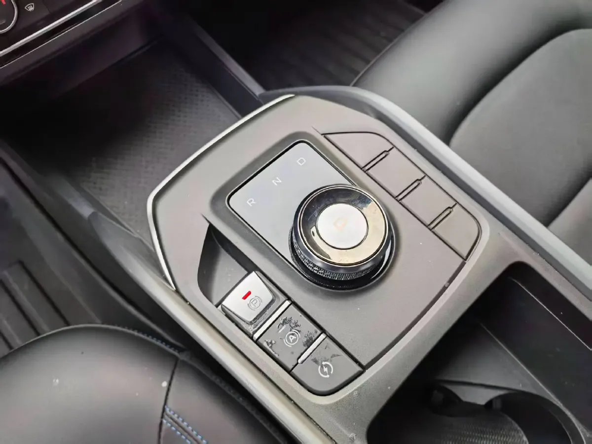 2022 Livan Maple 60s BEV 52.56KWH,autocango,china used car exporter,china ev exporter,chinese used car exporter,chinese used ev exporter