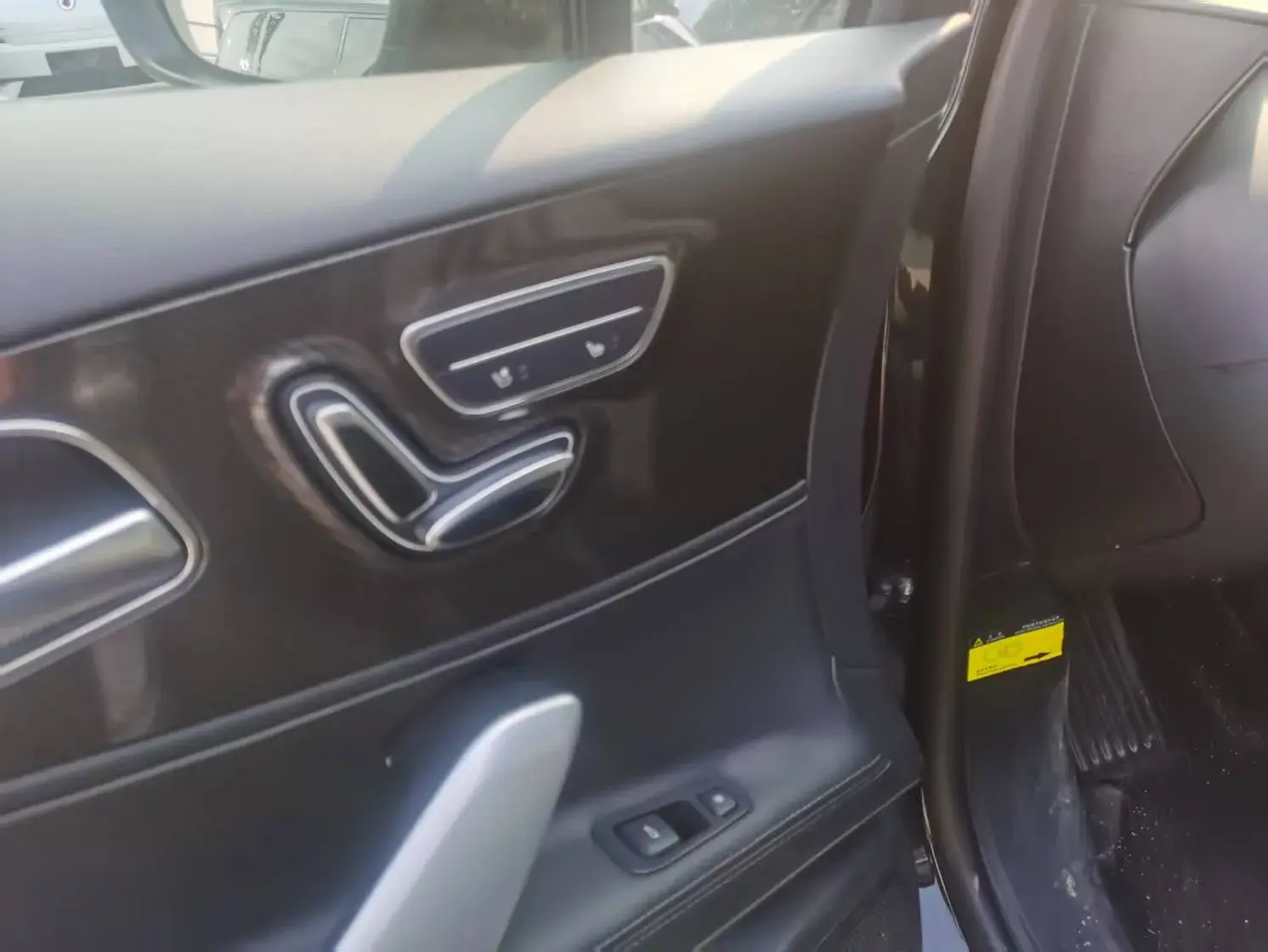 2020 DENZA X thumbnail 3