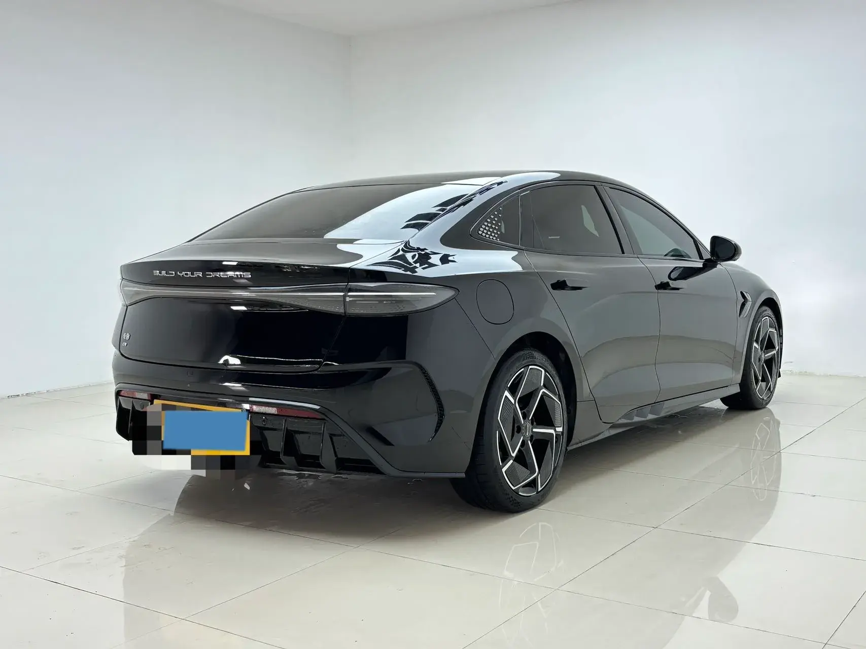 2023 BYD SEAL thumbnail 3