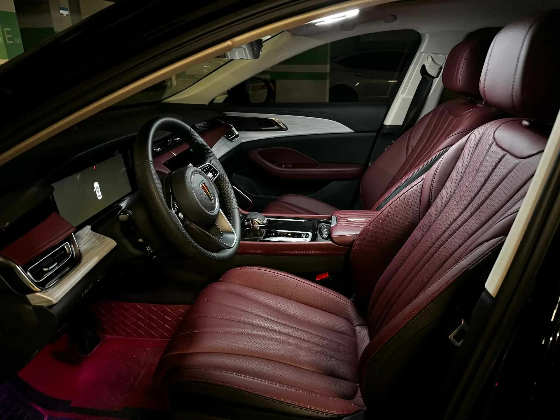 2025 HONGQI H5 thumbnail 3