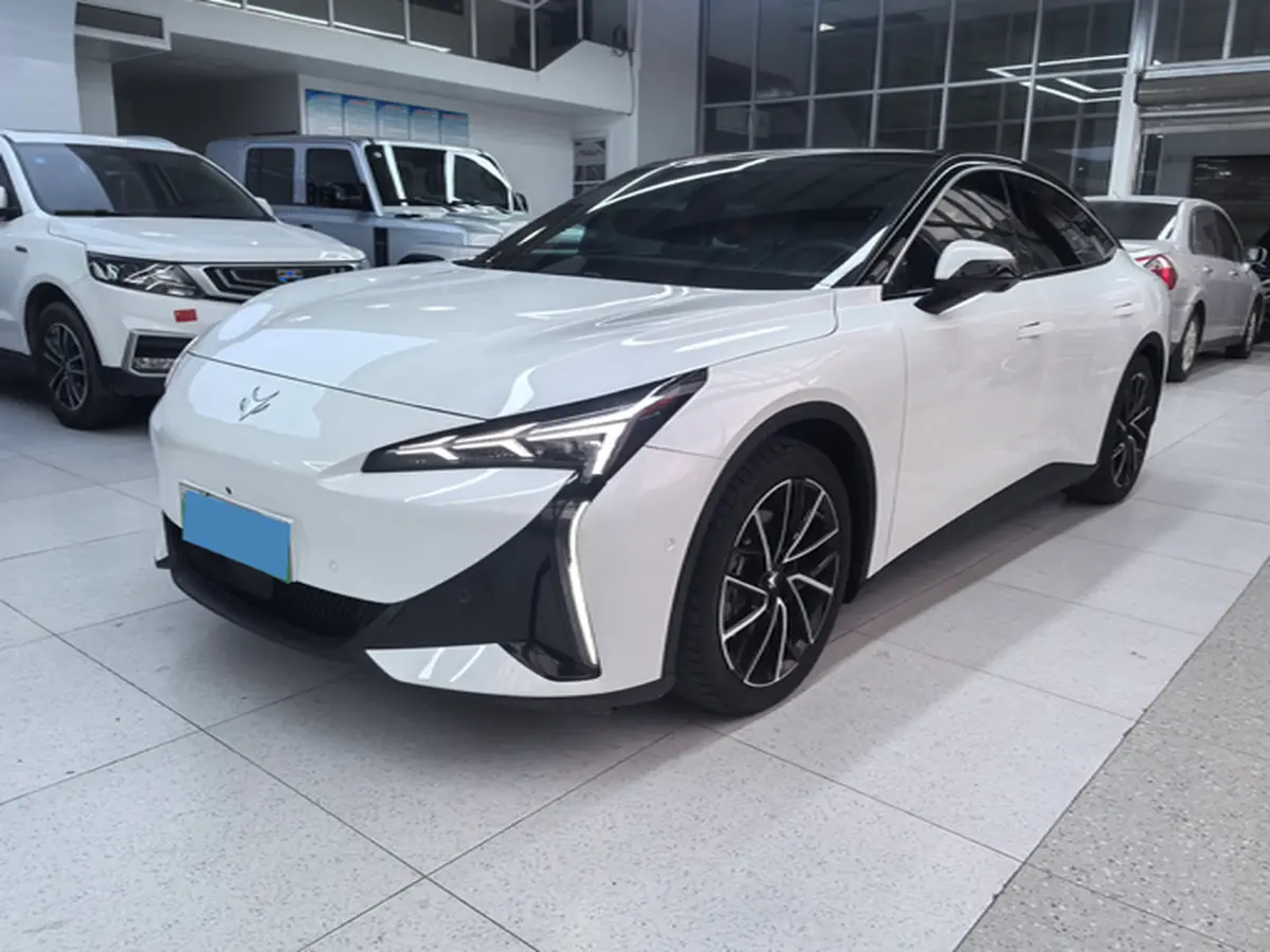 2024 ARCFOX αS5 BEV 65KWH