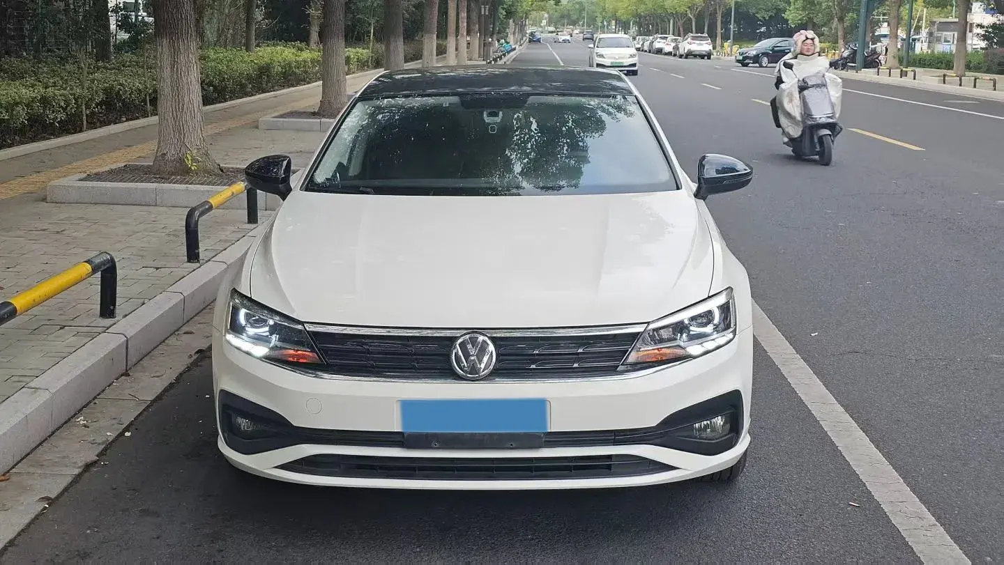 2019 VOLKSWAGEN LAMANDO thumbnail 2