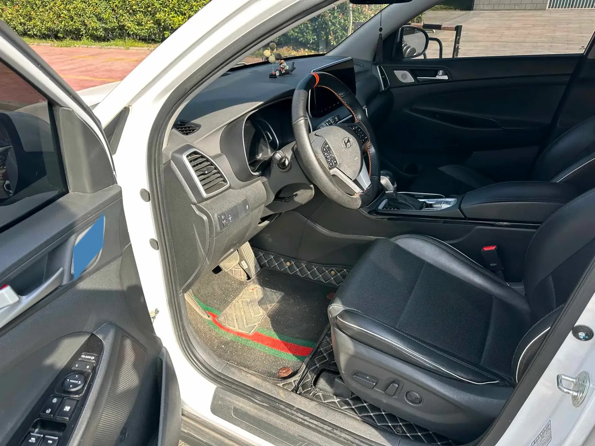 2020 HYUNDAI TUCSON thumbnail 2