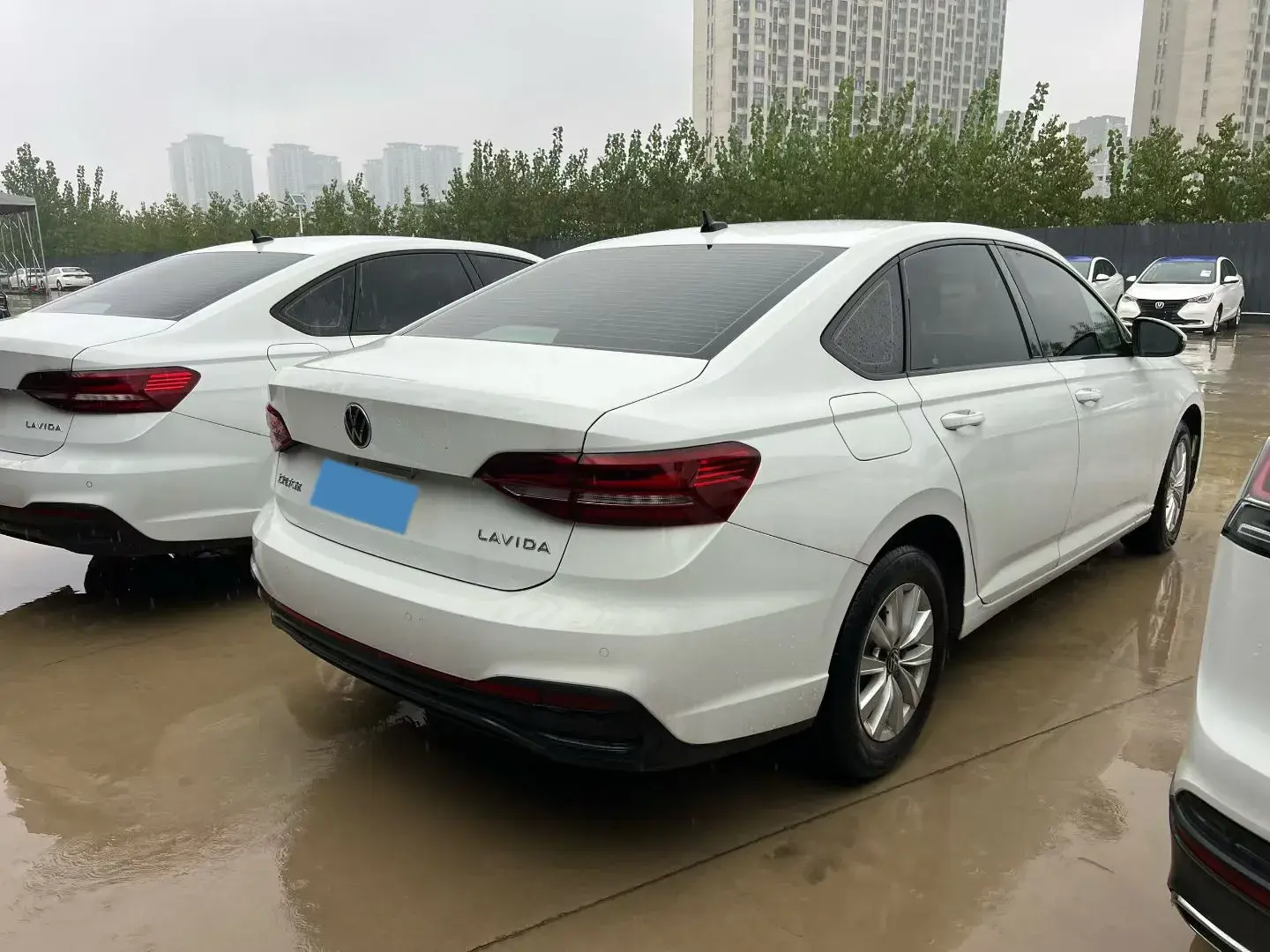 2023 VOLKSWAGEN LAVIDA thumbnail 3