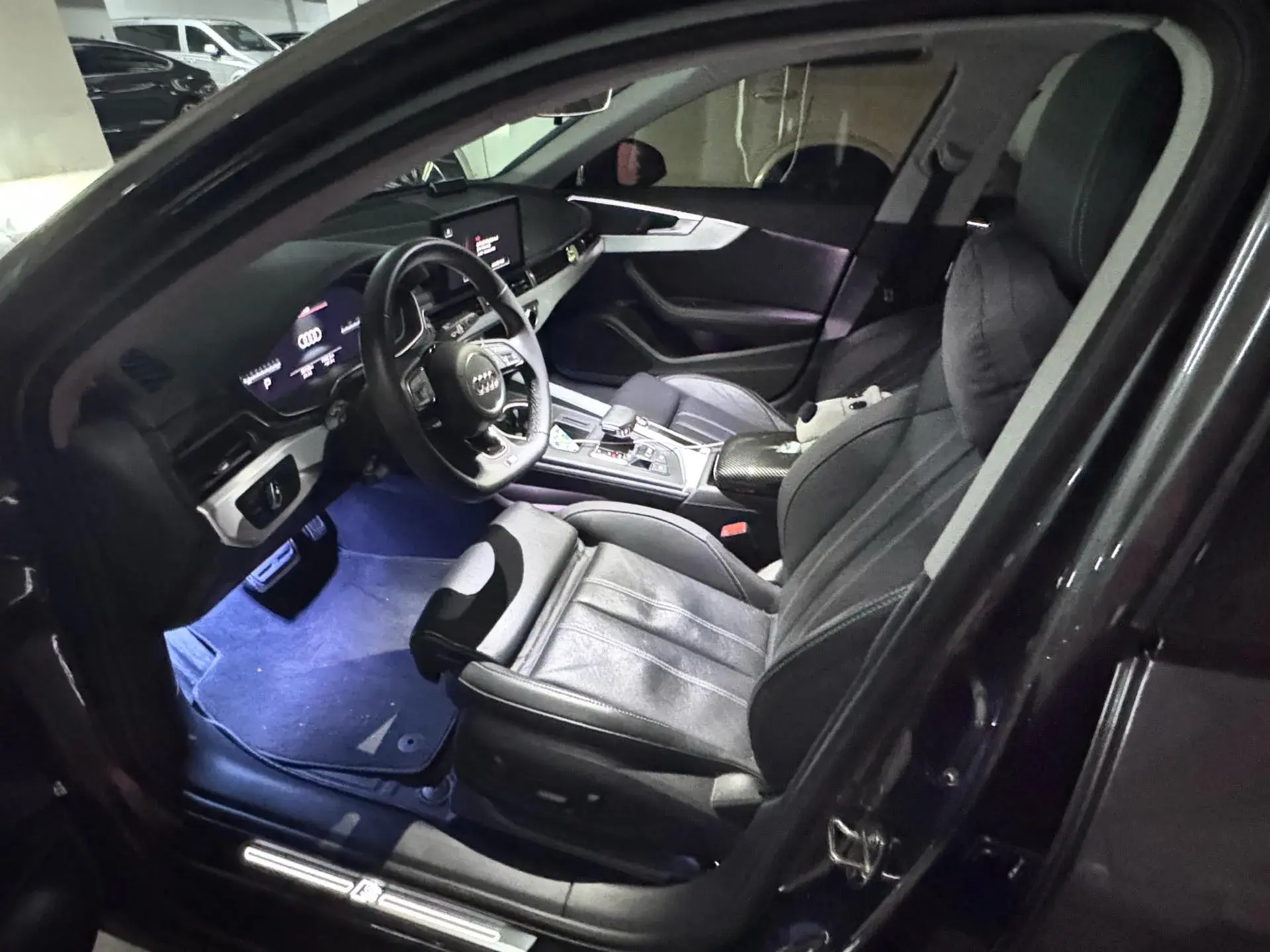 2022 AUDI A4L thumbnail 3