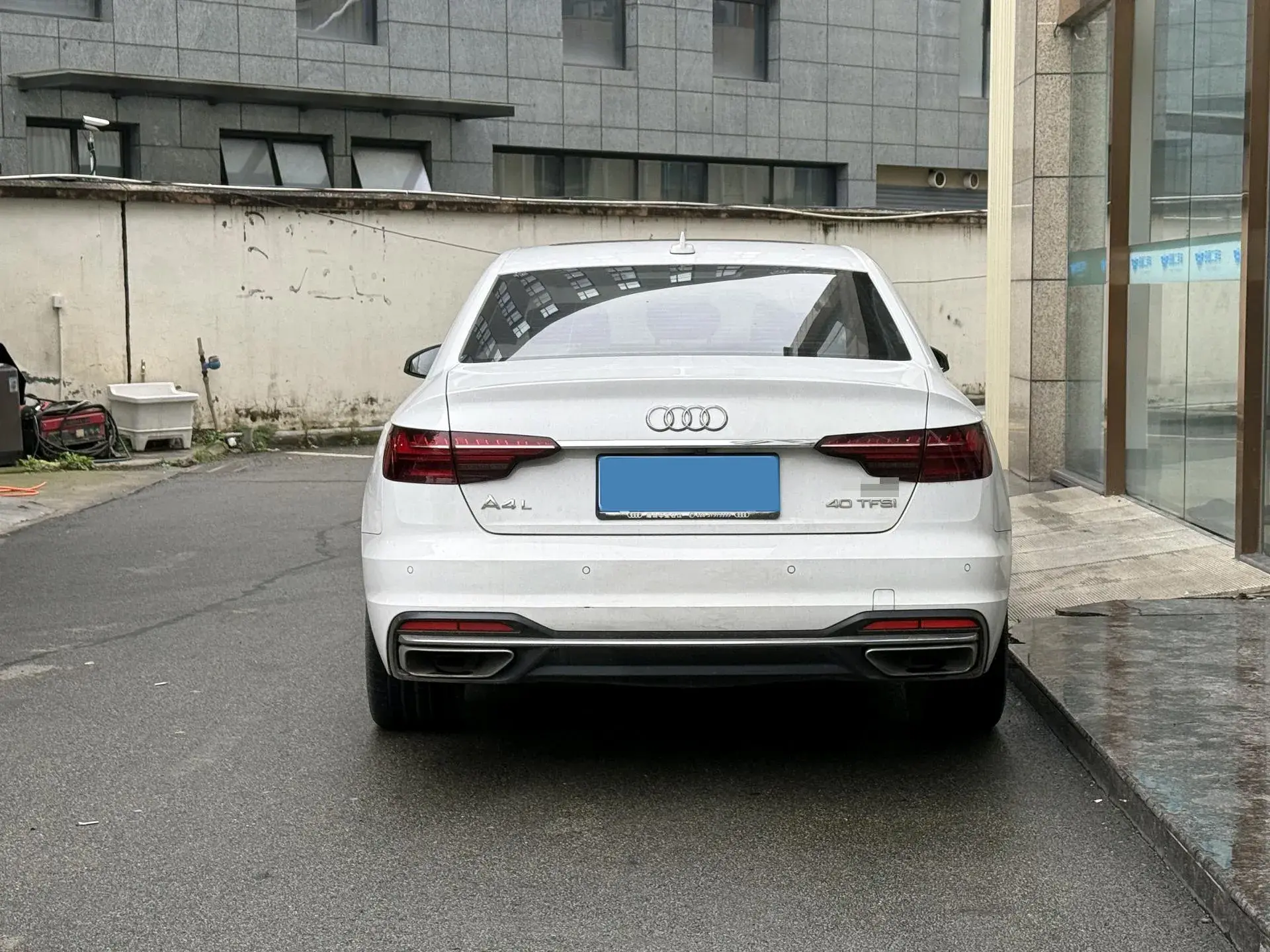 2020 AUDI A4L thumbnail 3