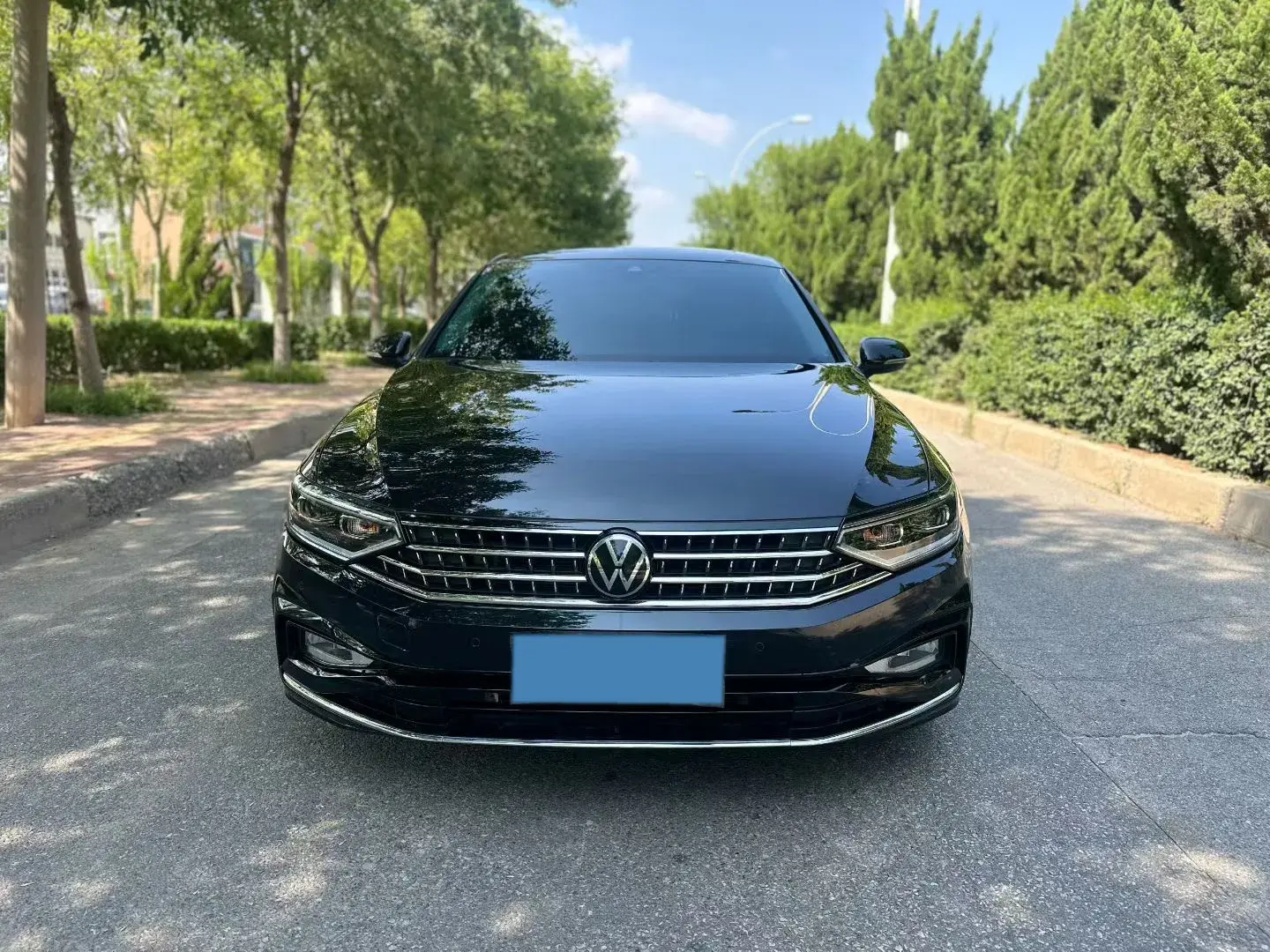 2025 VOLKSWAGEN MAGOTAN thumbnail 2