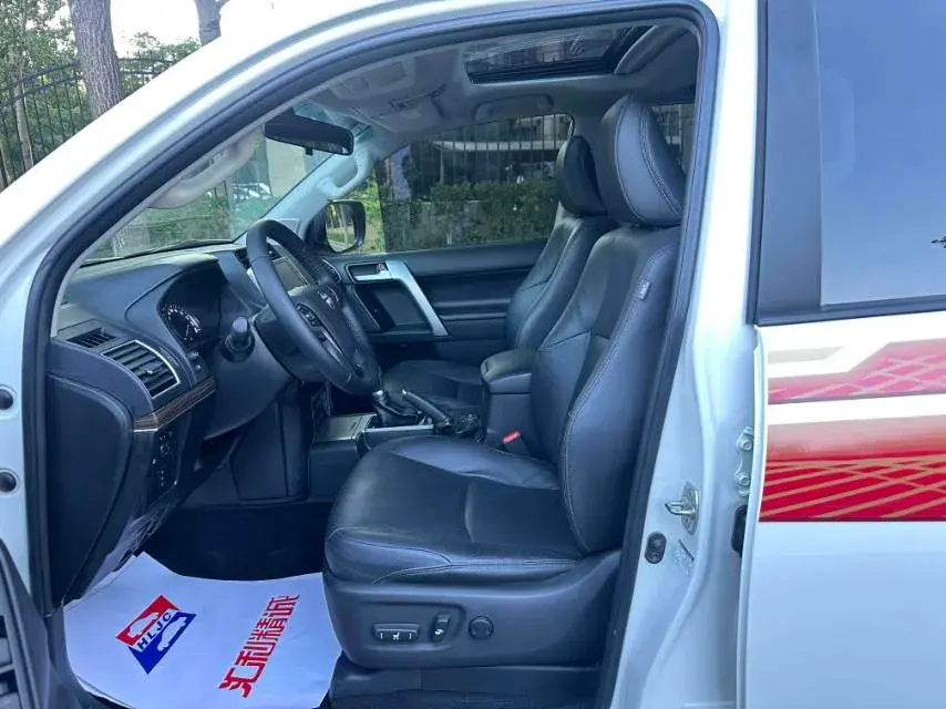 2019 TOYOTA LAND thumbnail 4