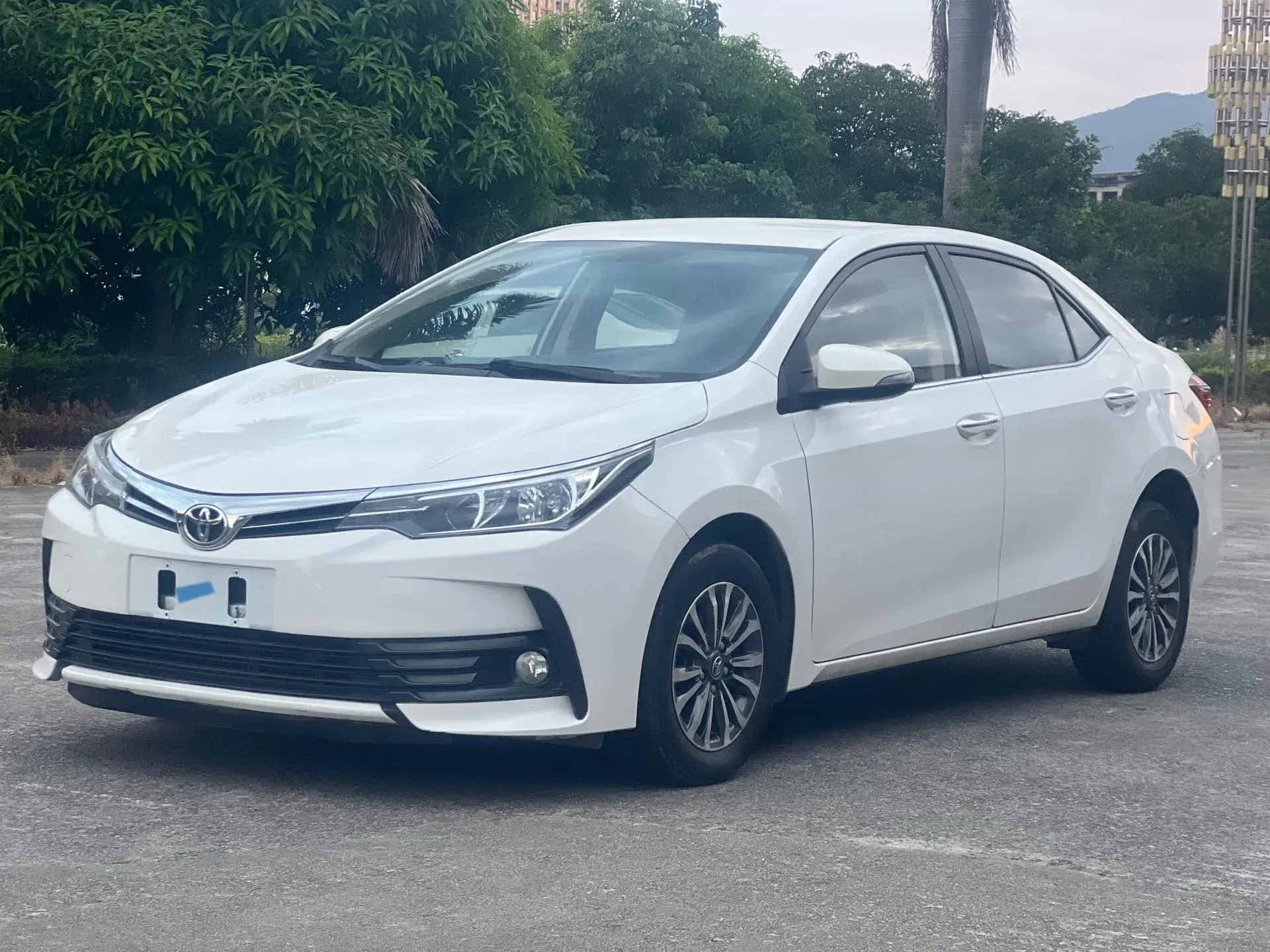 2017 TOYOTA COROLLA view 1