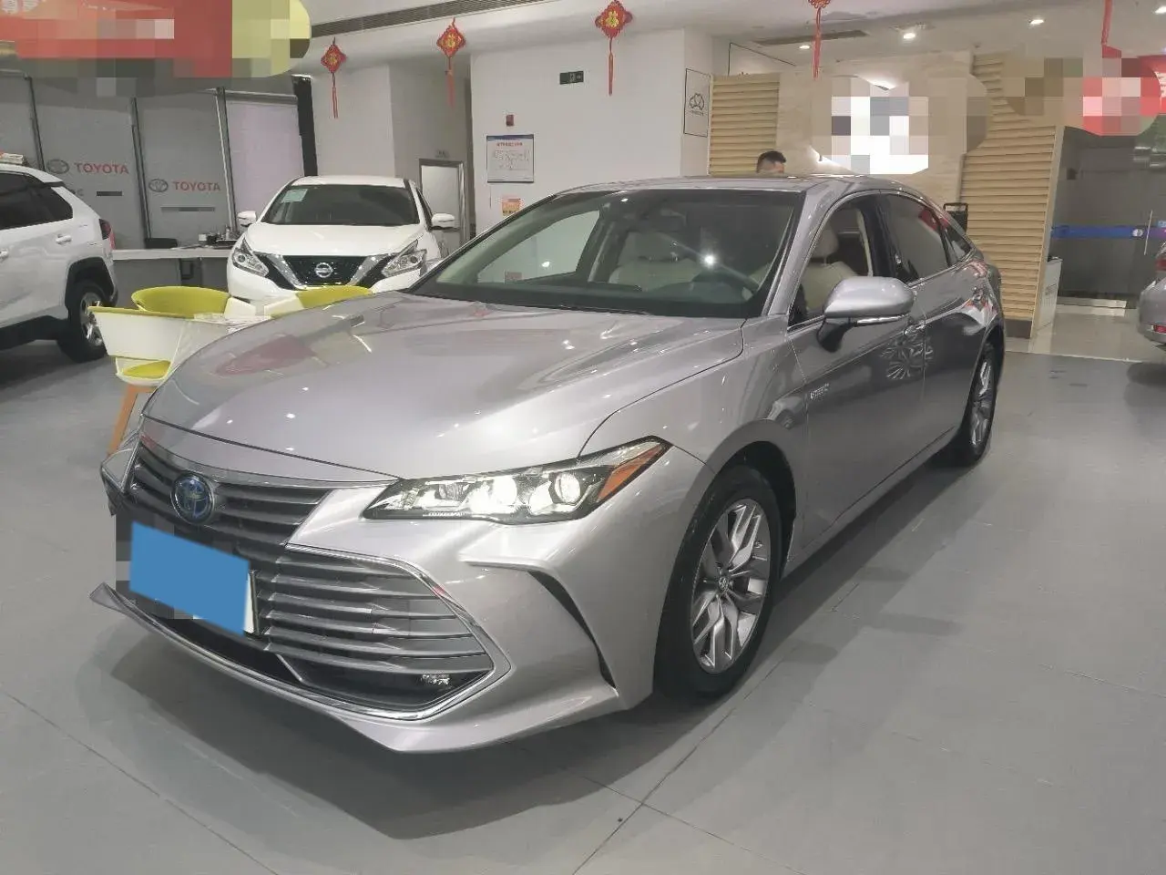 2019 TOYOTA AVALON view 1