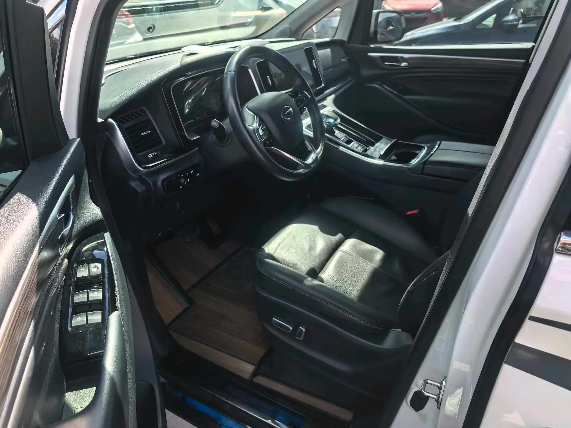 2021 GAC TRUMPCHI thumbnail 3