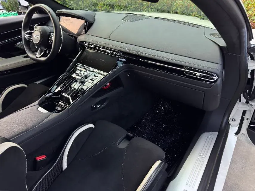 2025 Aston Martin DB12 4.0T 680HP V8 8AT,autocango,china used car exporter,china ev exporter,chinese used car exporter,chinese used ev exporter