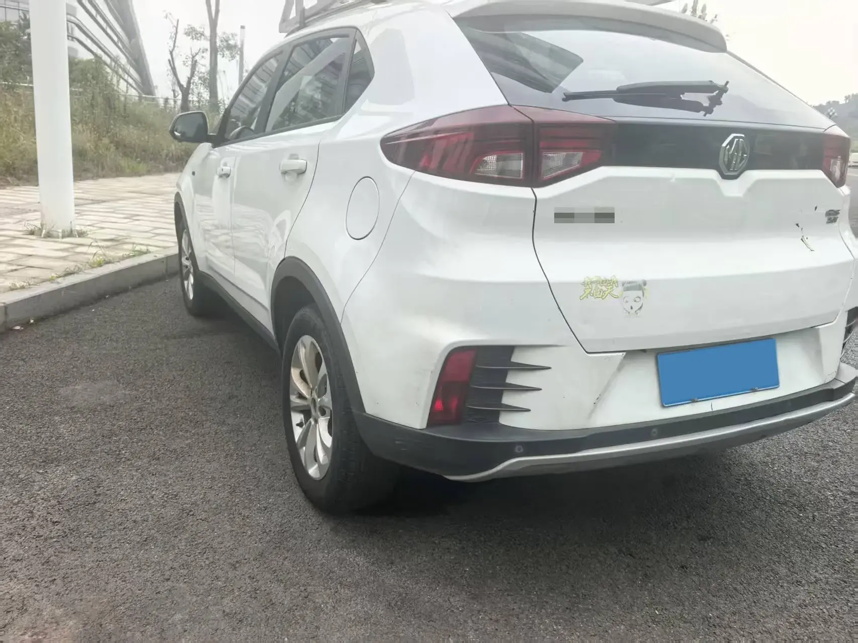 2017 MG GS thumbnail 3