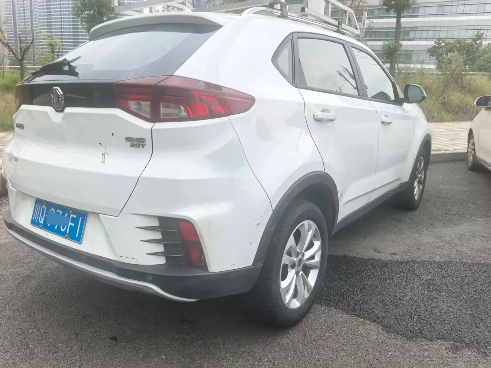 2017 MG GS thumbnail 4