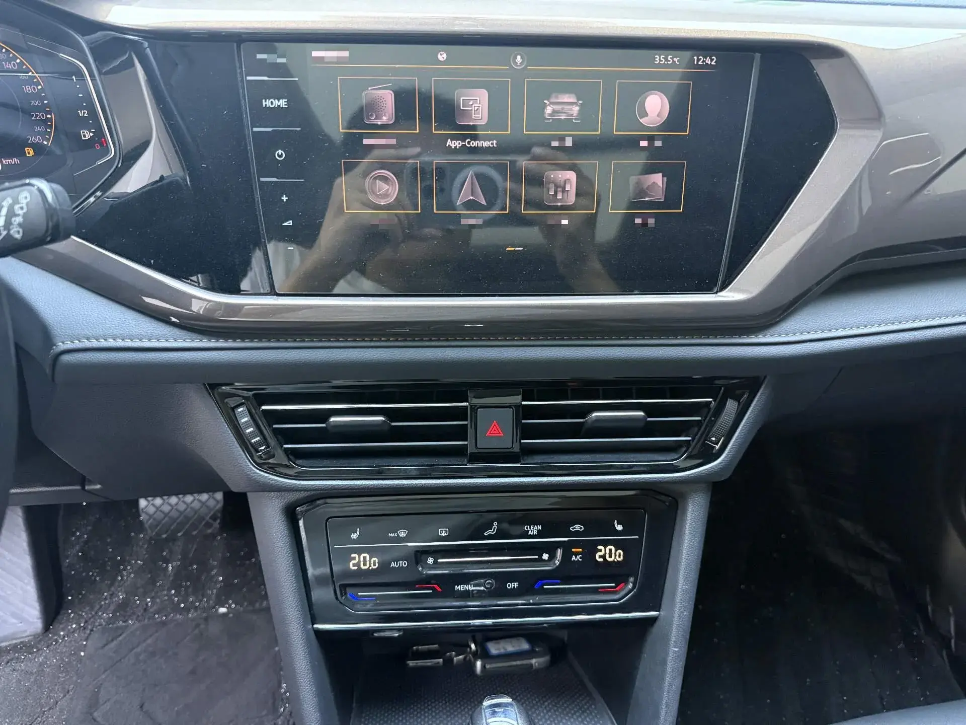 2022 VOLKSWAGEN THARU thumbnail 4