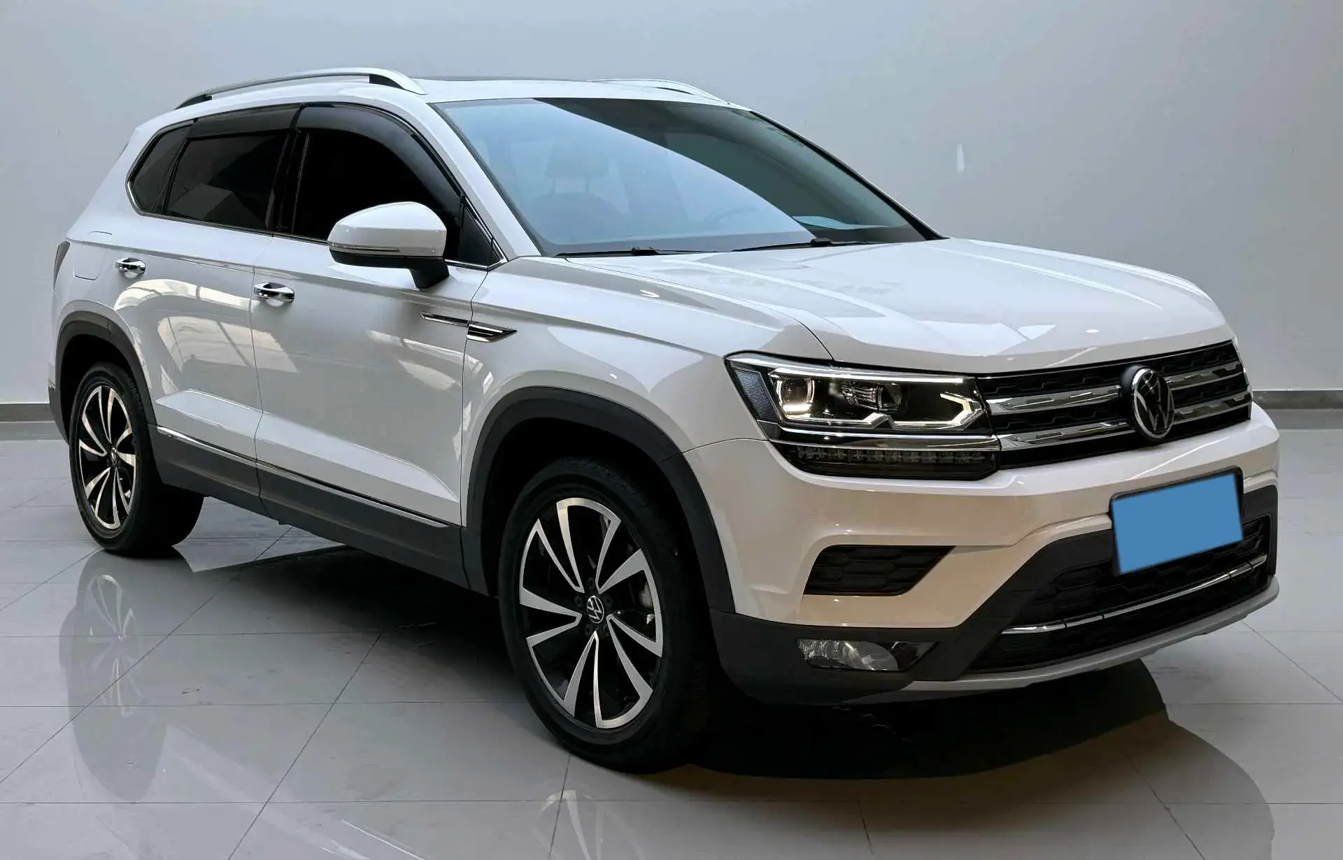 2022 VOLKSWAGEN THARU thumbnail 3