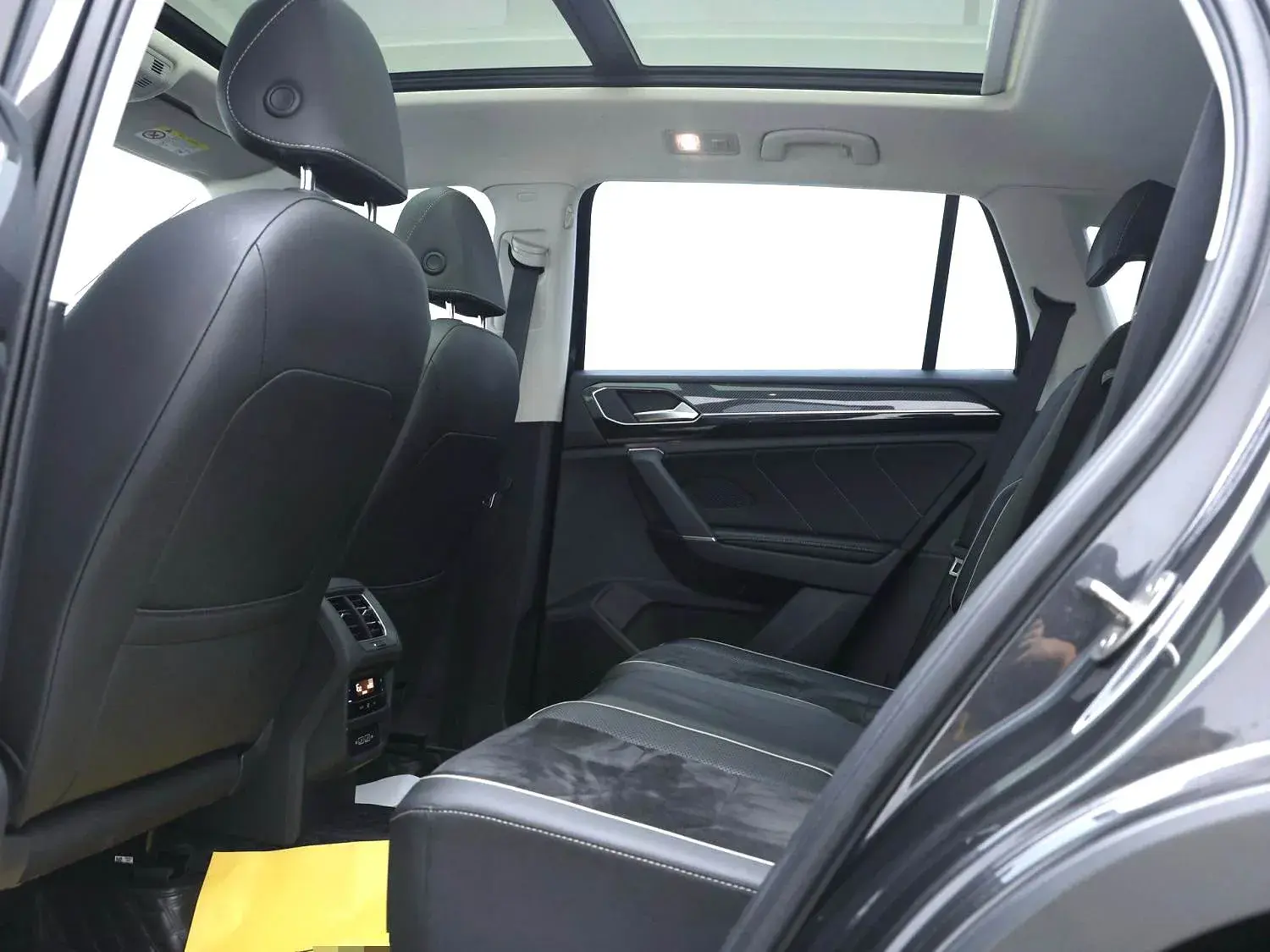 2020 VOLKSWAGEN TAYRON thumbnail 4