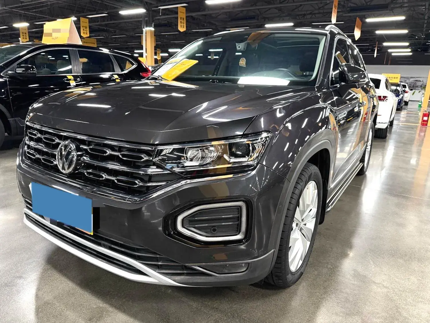 2020 VOLKSWAGEN TAYRON view 1