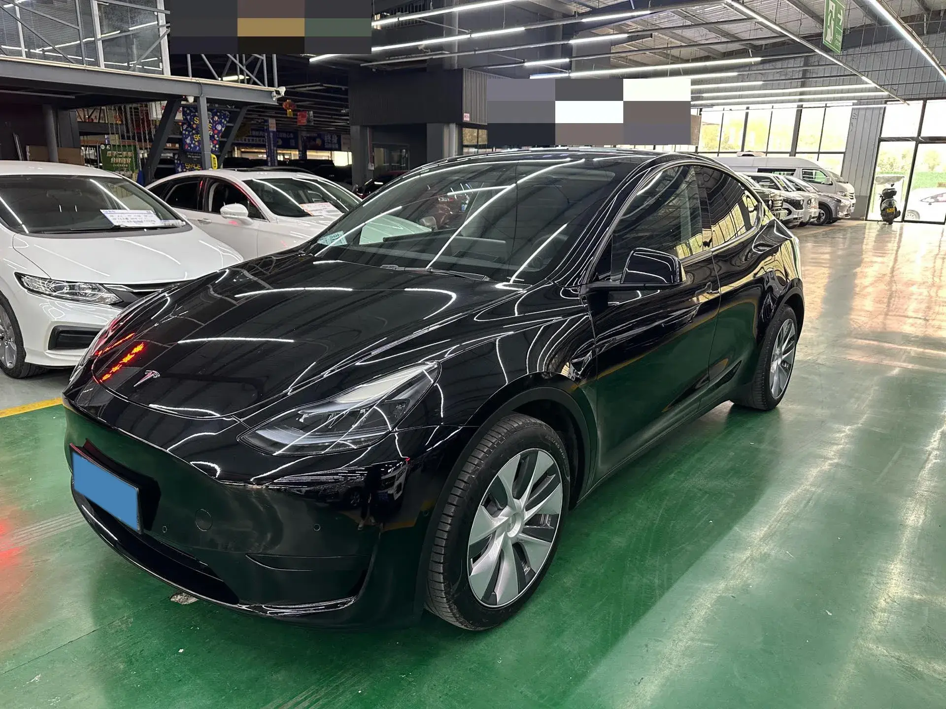 2022 TESLA MODEL view 1