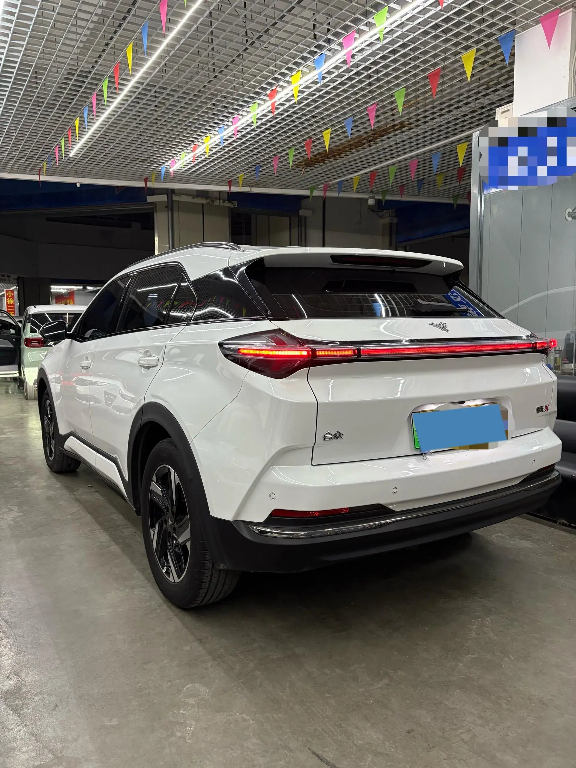 2023 NETA X thumbnail 3