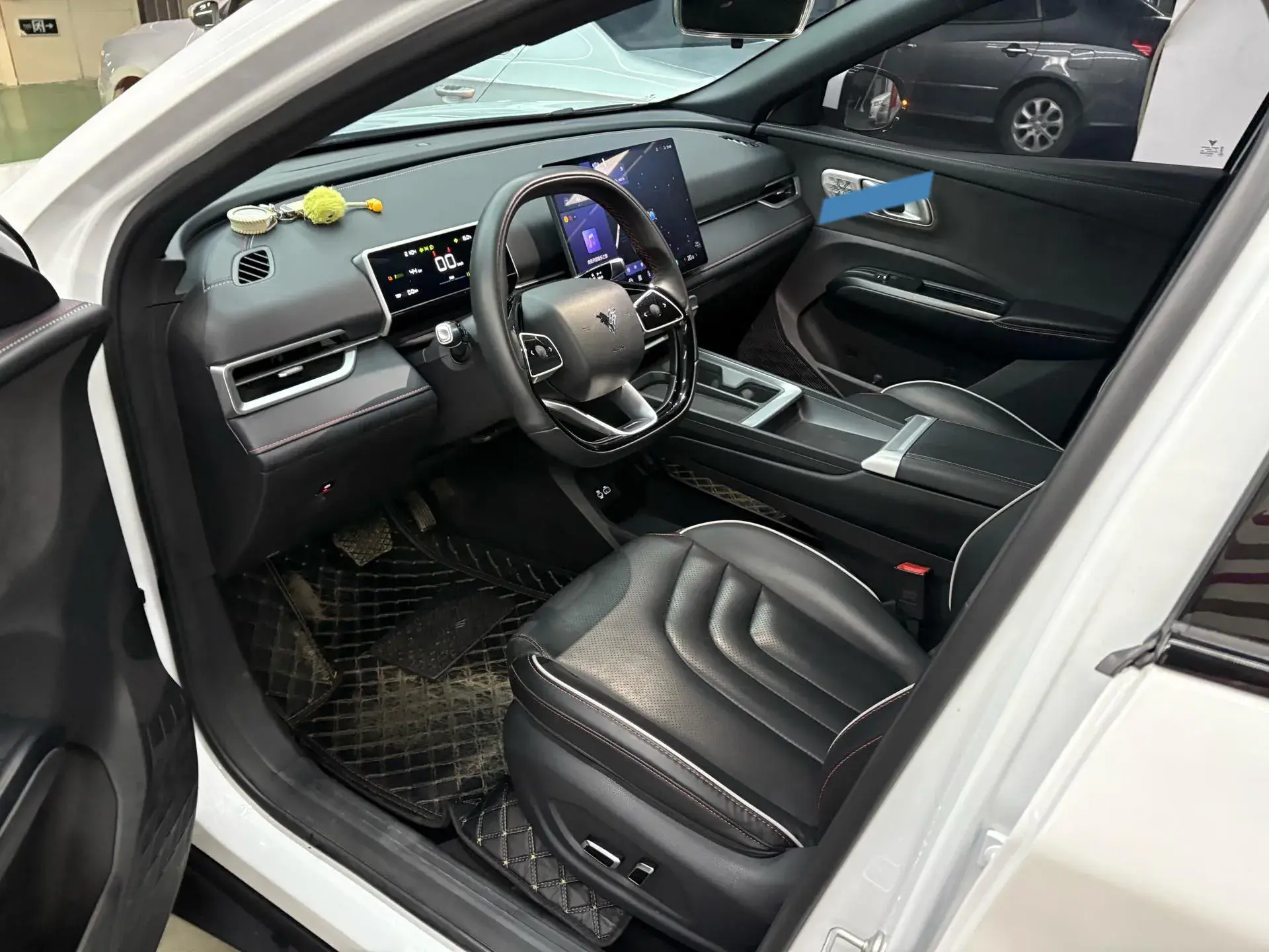 2023 NETA X thumbnail 4