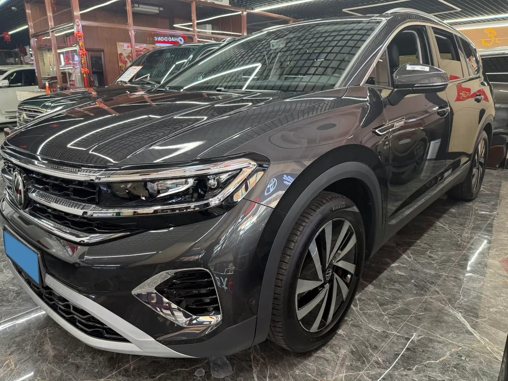 2022 VOLKSWAGEN TALAGON view 1