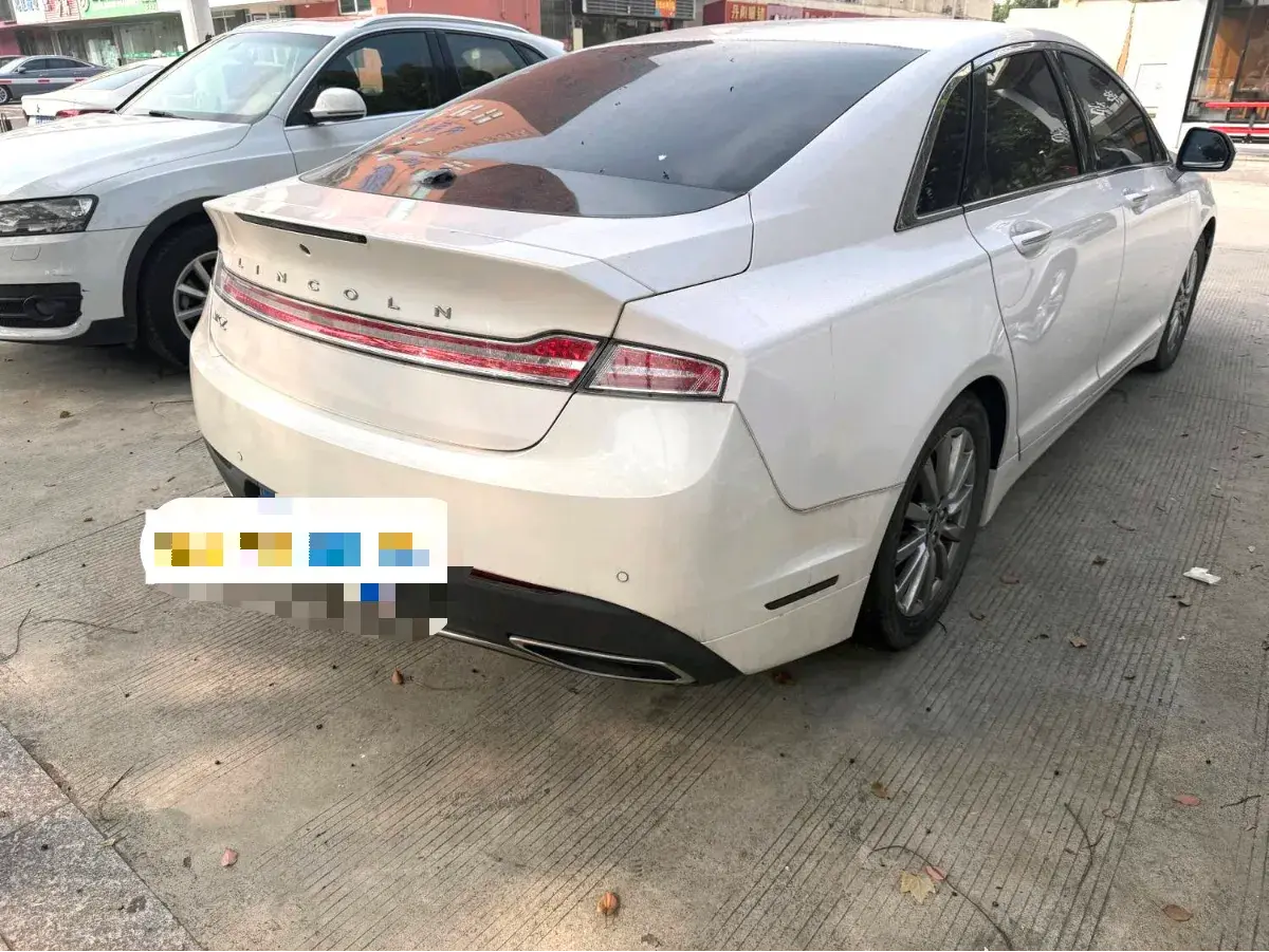 2020 LINCOLN MKZ thumbnail 3