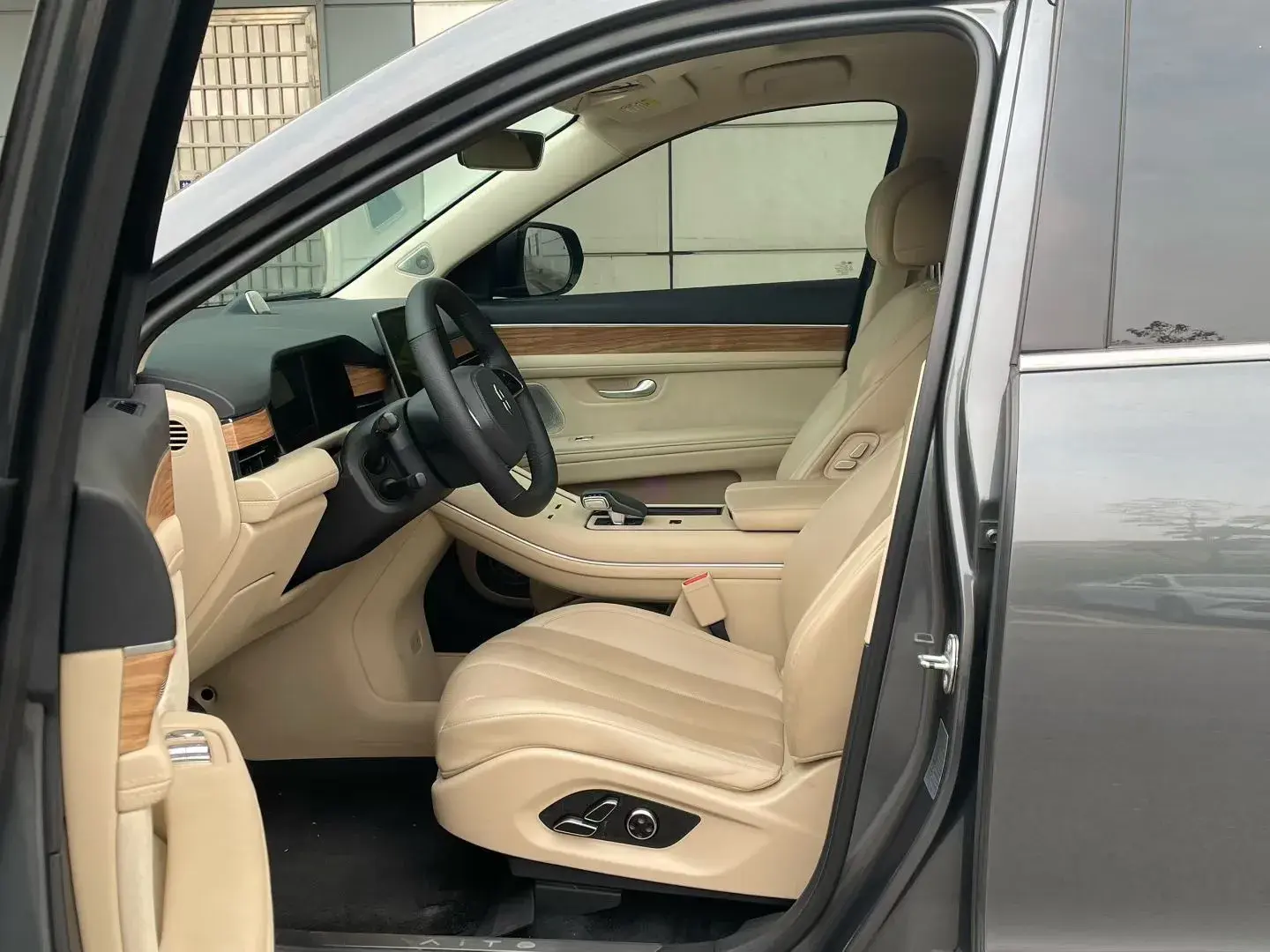 2022 AITO AITO thumbnail 4