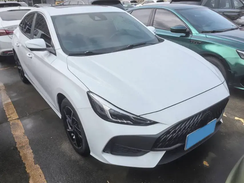 2021 MG 5 thumbnail 3