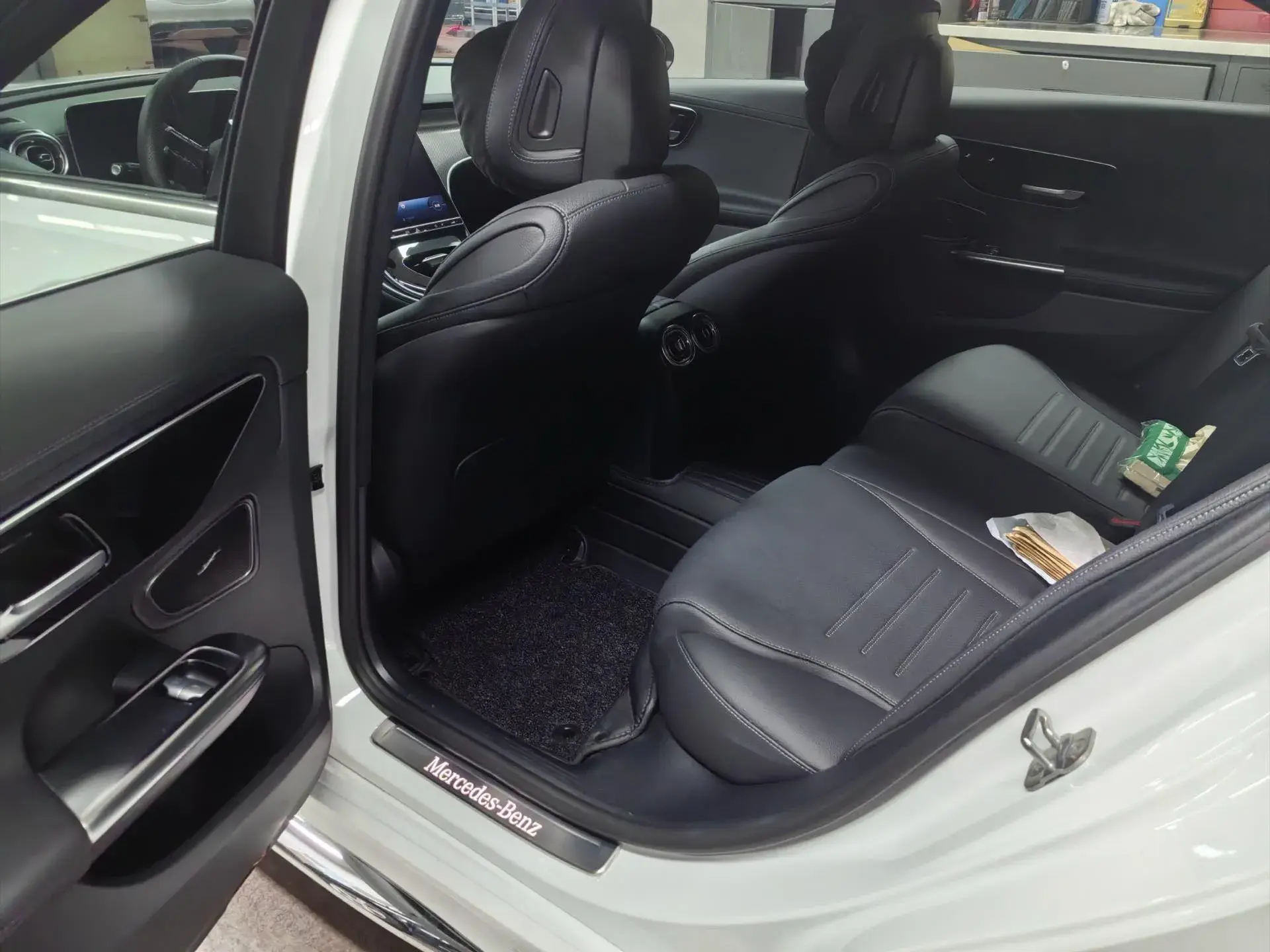 2024 MERCEDES-BENZ C thumbnail 4