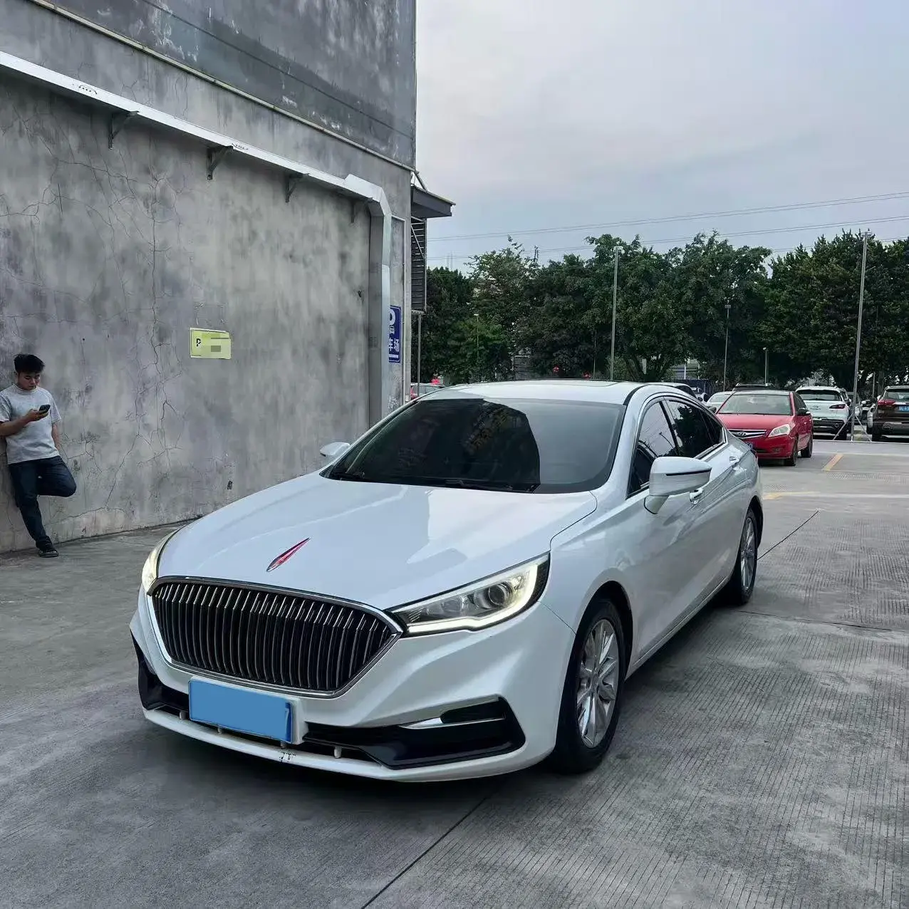 2018 HONGQI H5 view 1