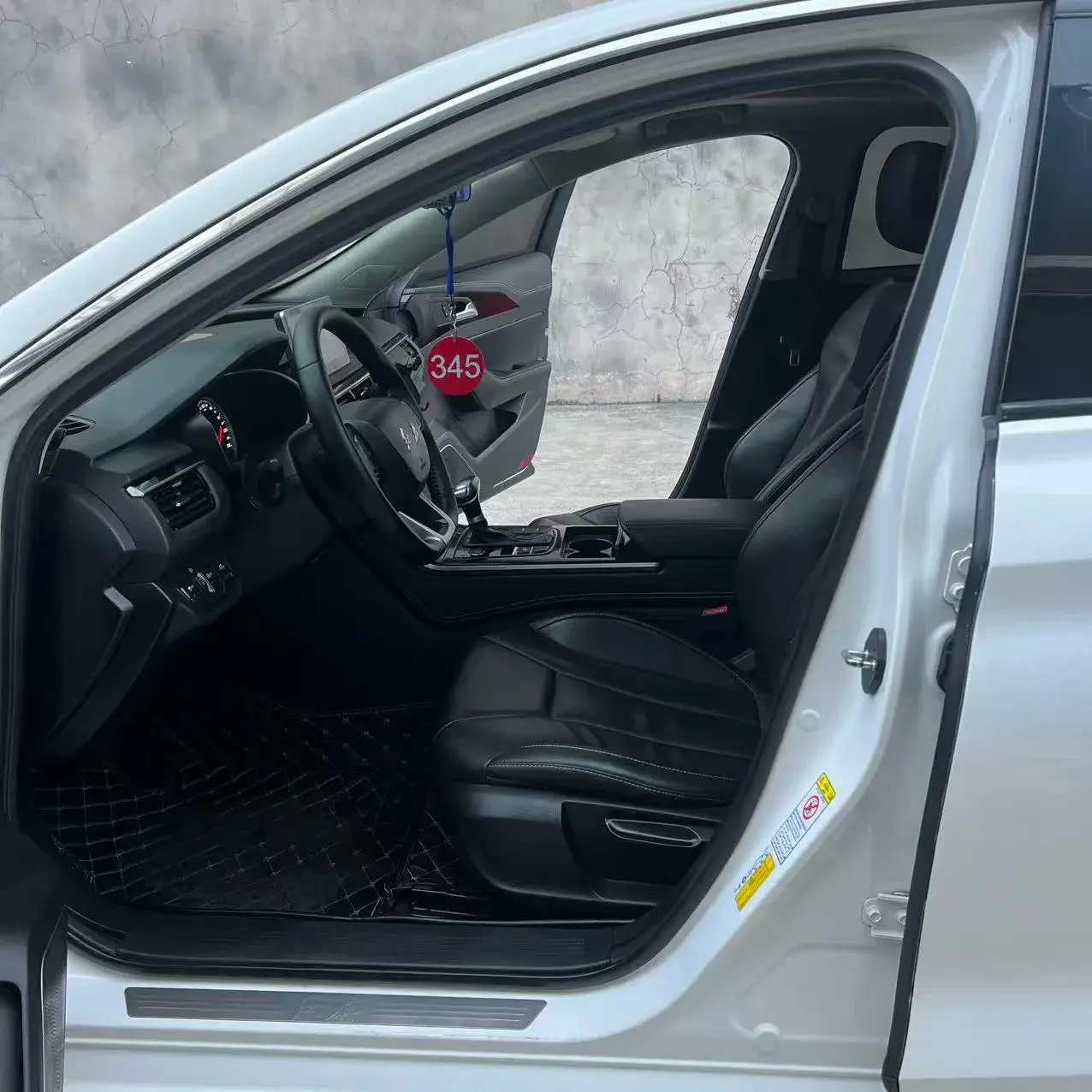 2018 HONGQI H5 thumbnail 4