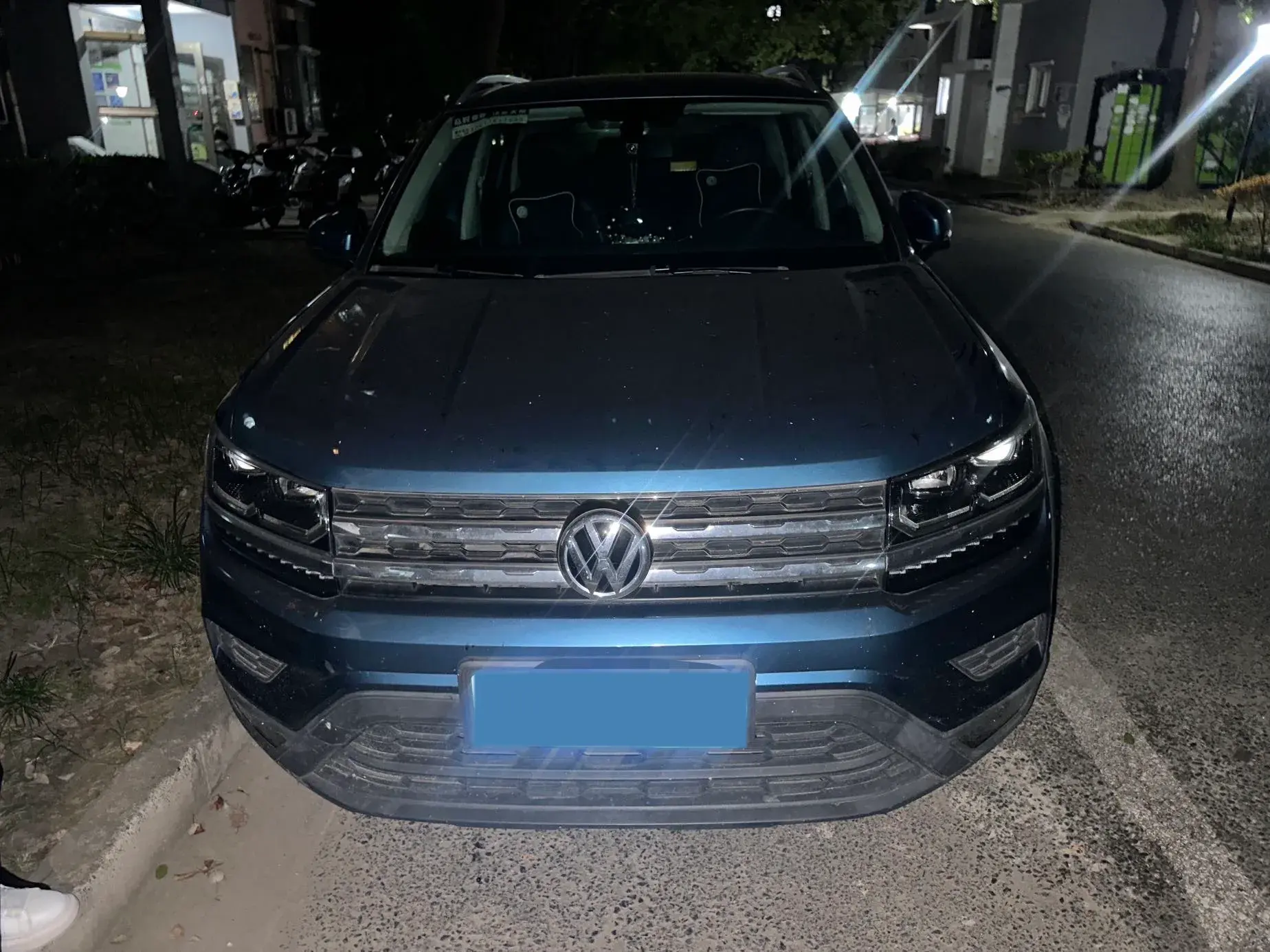 2021 VOLKSWAGEN THARU thumbnail 2