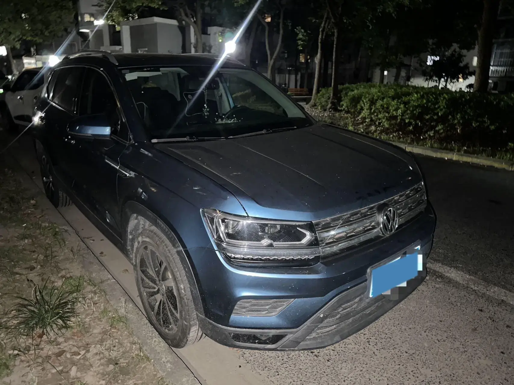 2021 VOLKSWAGEN THARU thumbnail 3