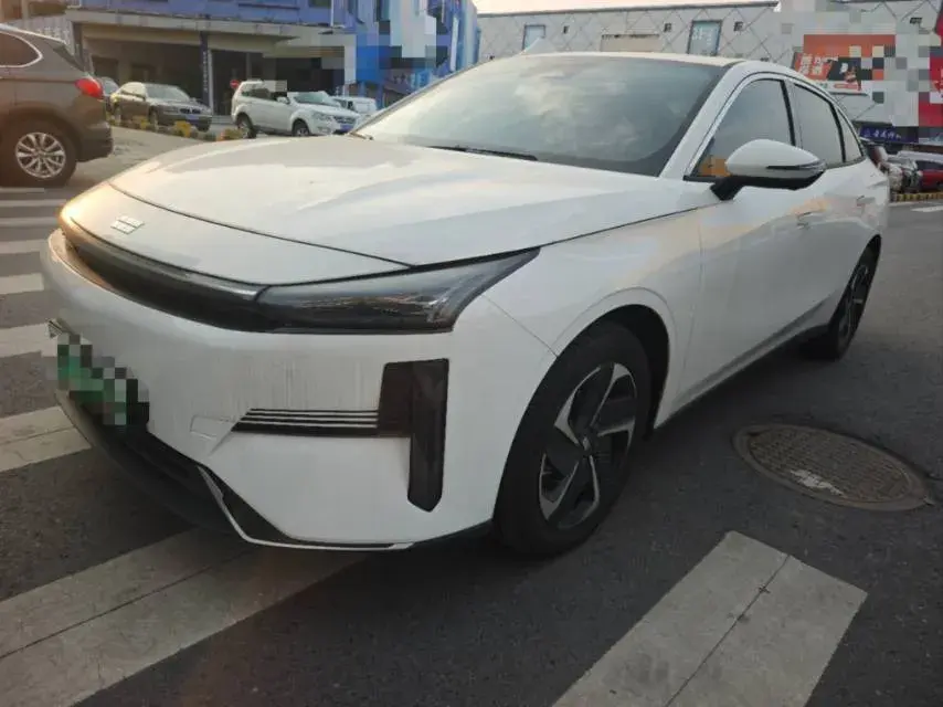 2024 Geely Galaxy L6 1.5T 163HP L4 3DHT PHEV