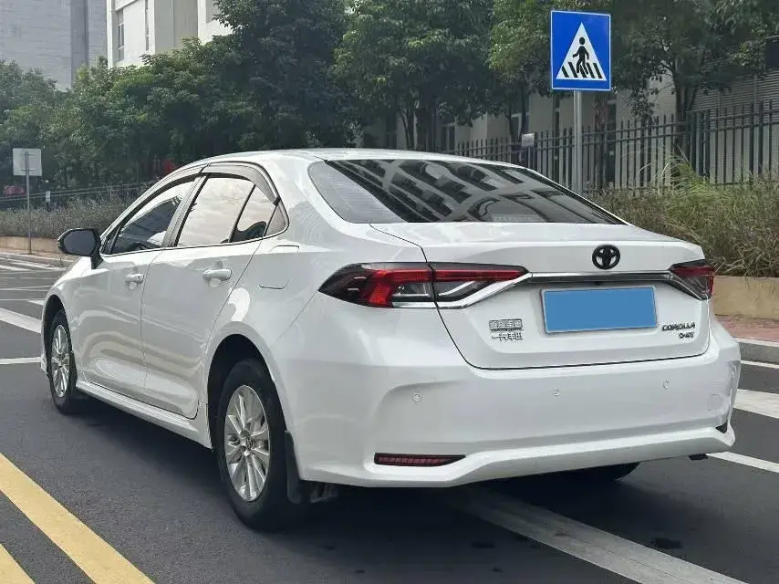 2019 TOYOTA COROLLA thumbnail 4