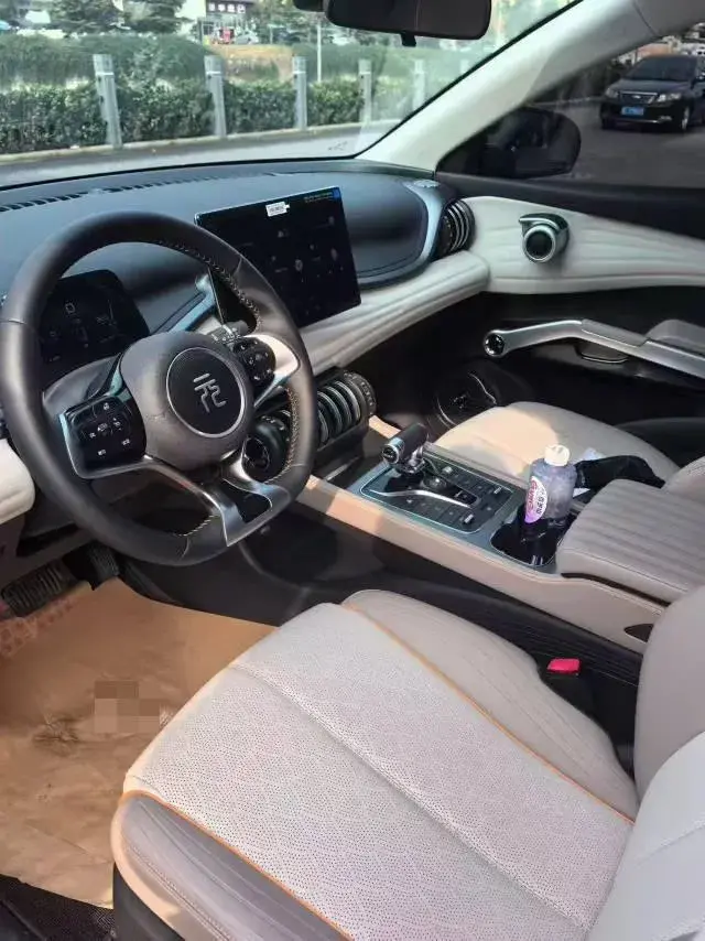 2024 BYD YUAN thumbnail 3