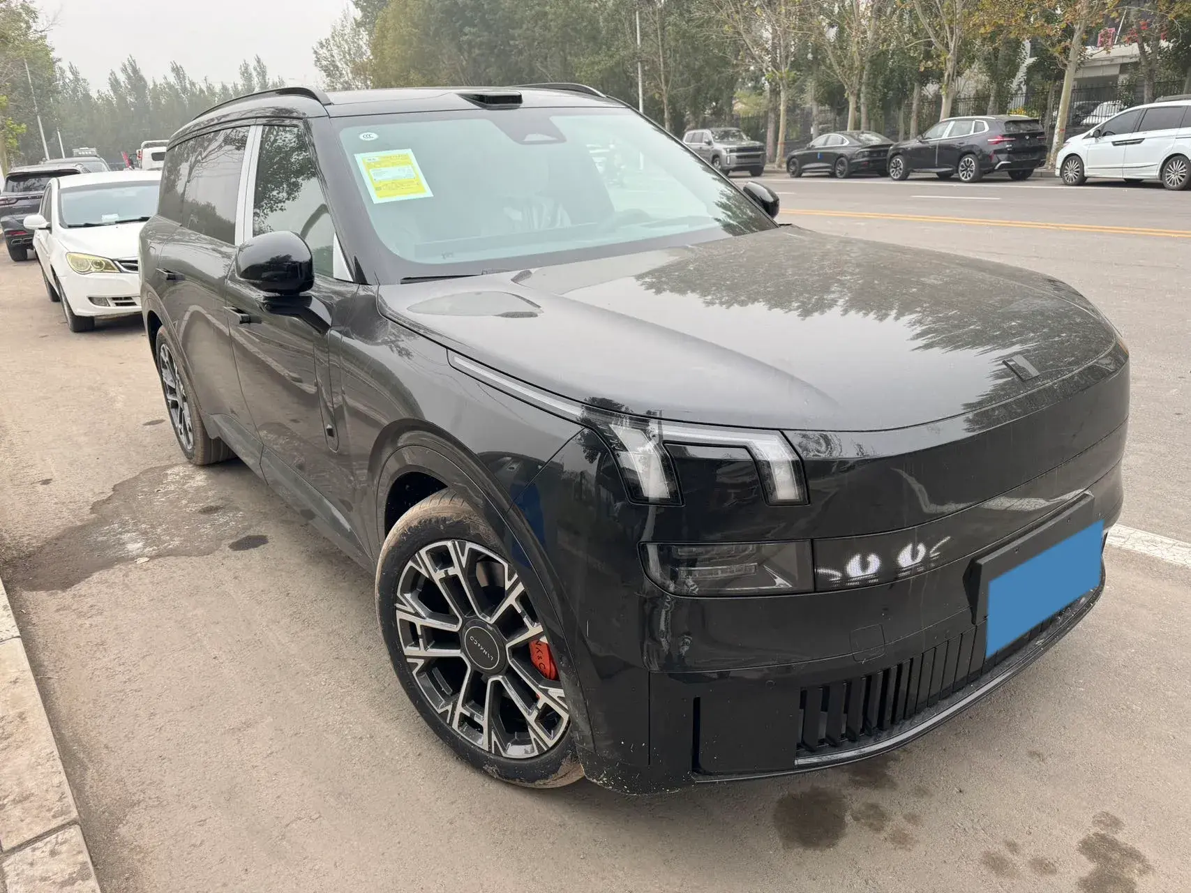 2025 LYNK&CO 900 thumbnail 2