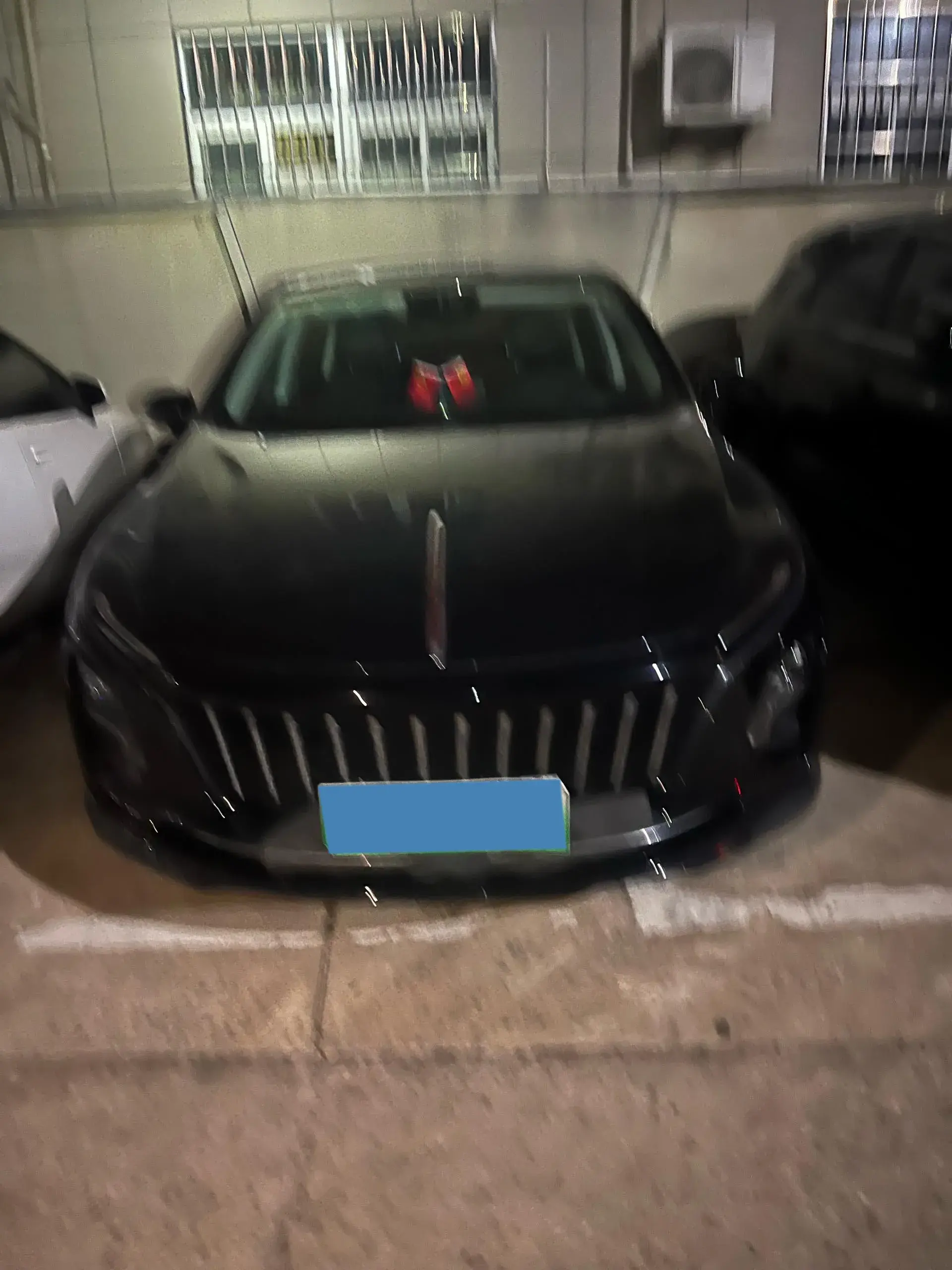 2022 HONGQI E-QM5 thumbnail 2