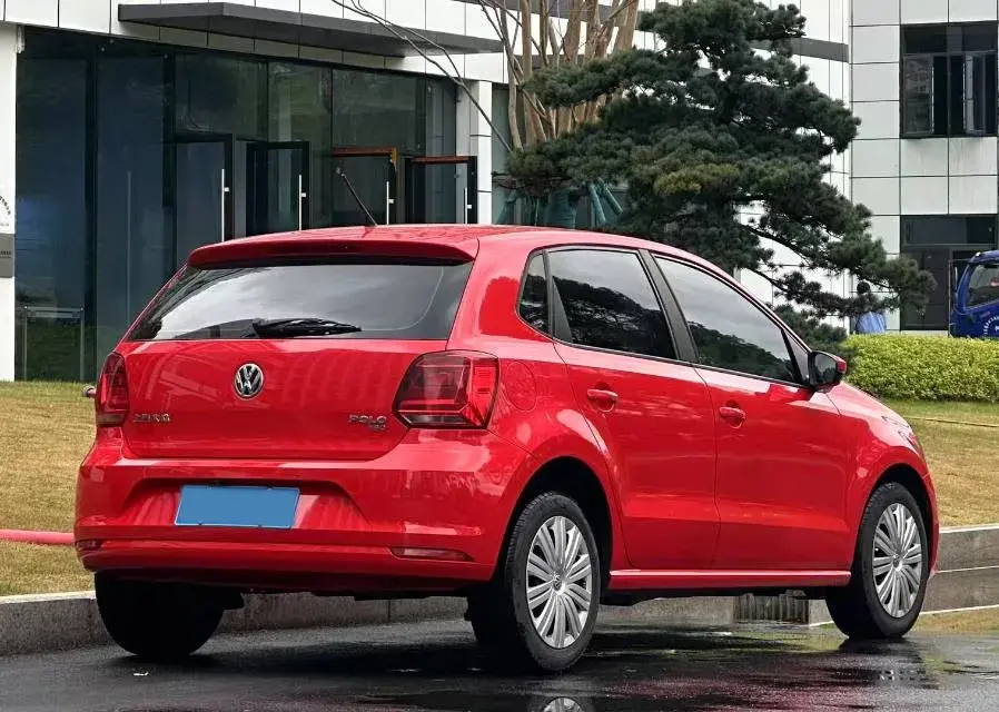 2018 VOLKSWAGEN POLO thumbnail 3