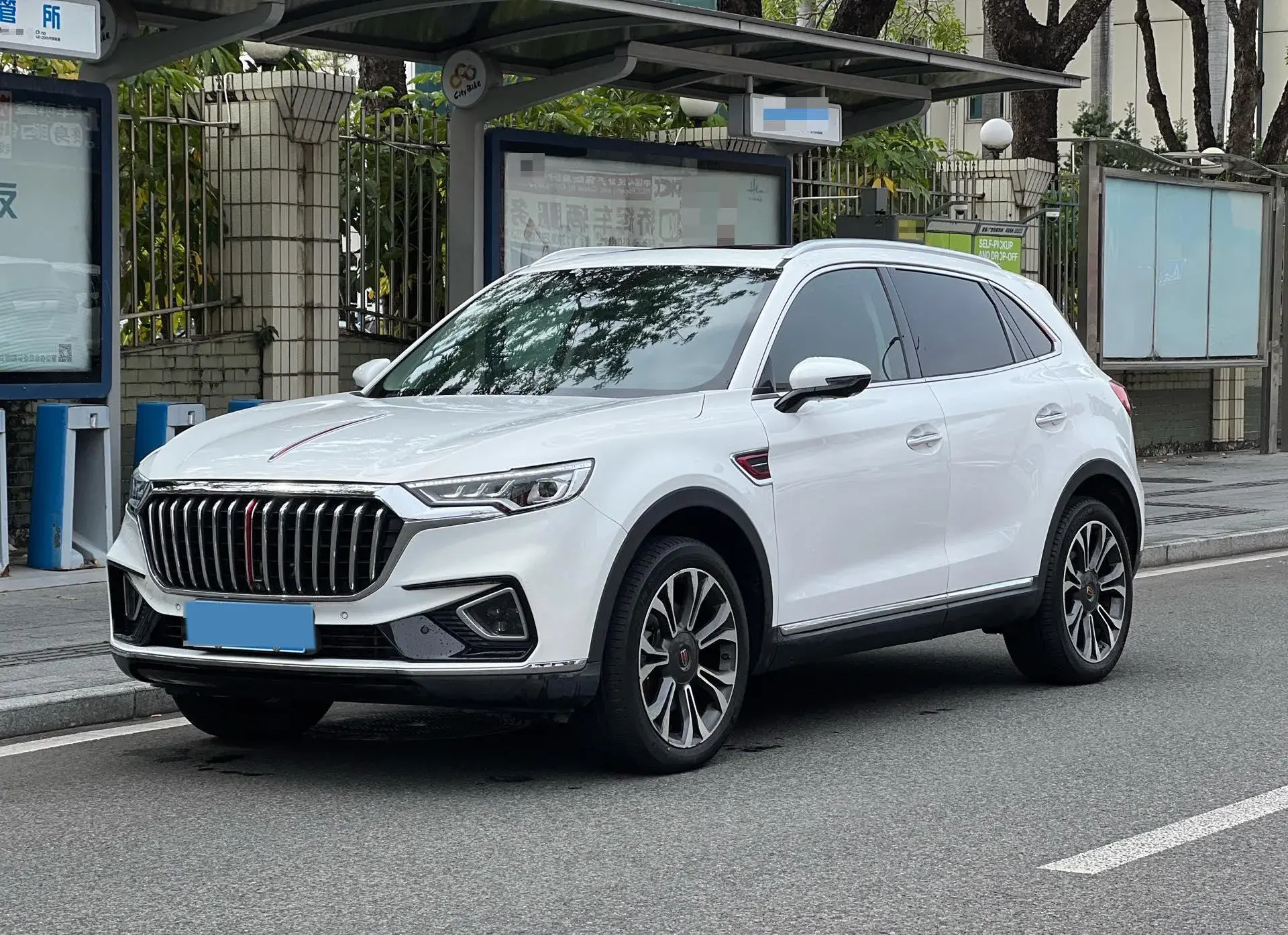 2019 HONGQI HS5 view 1