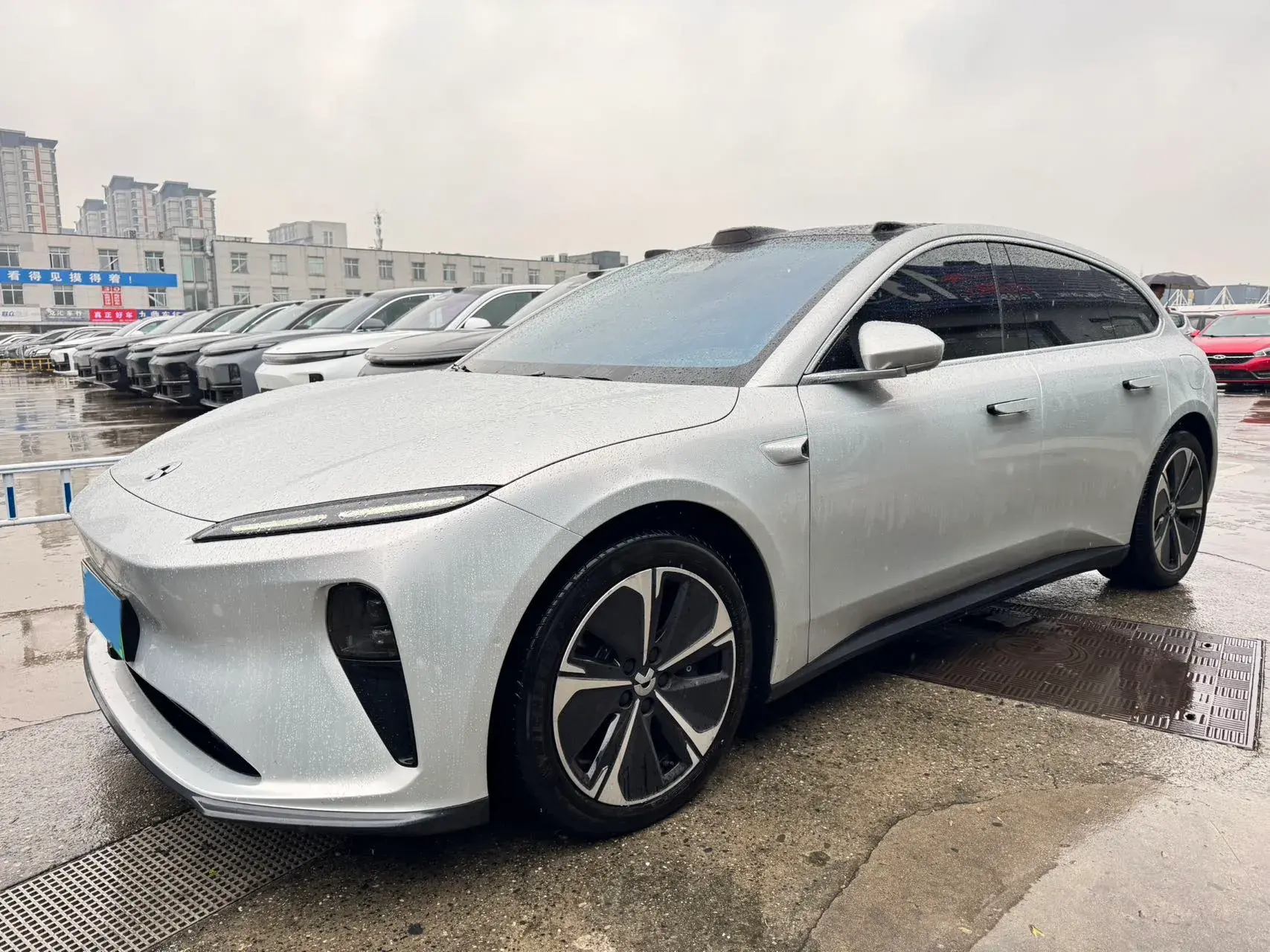 2023 NIO ET5T view 1
