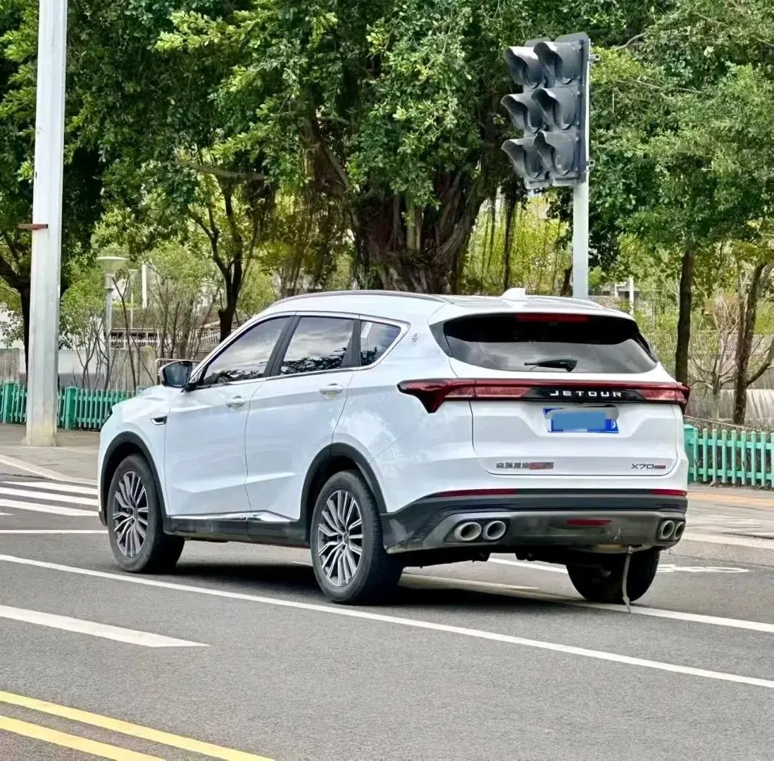 2023 JETOUR X70 thumbnail 4