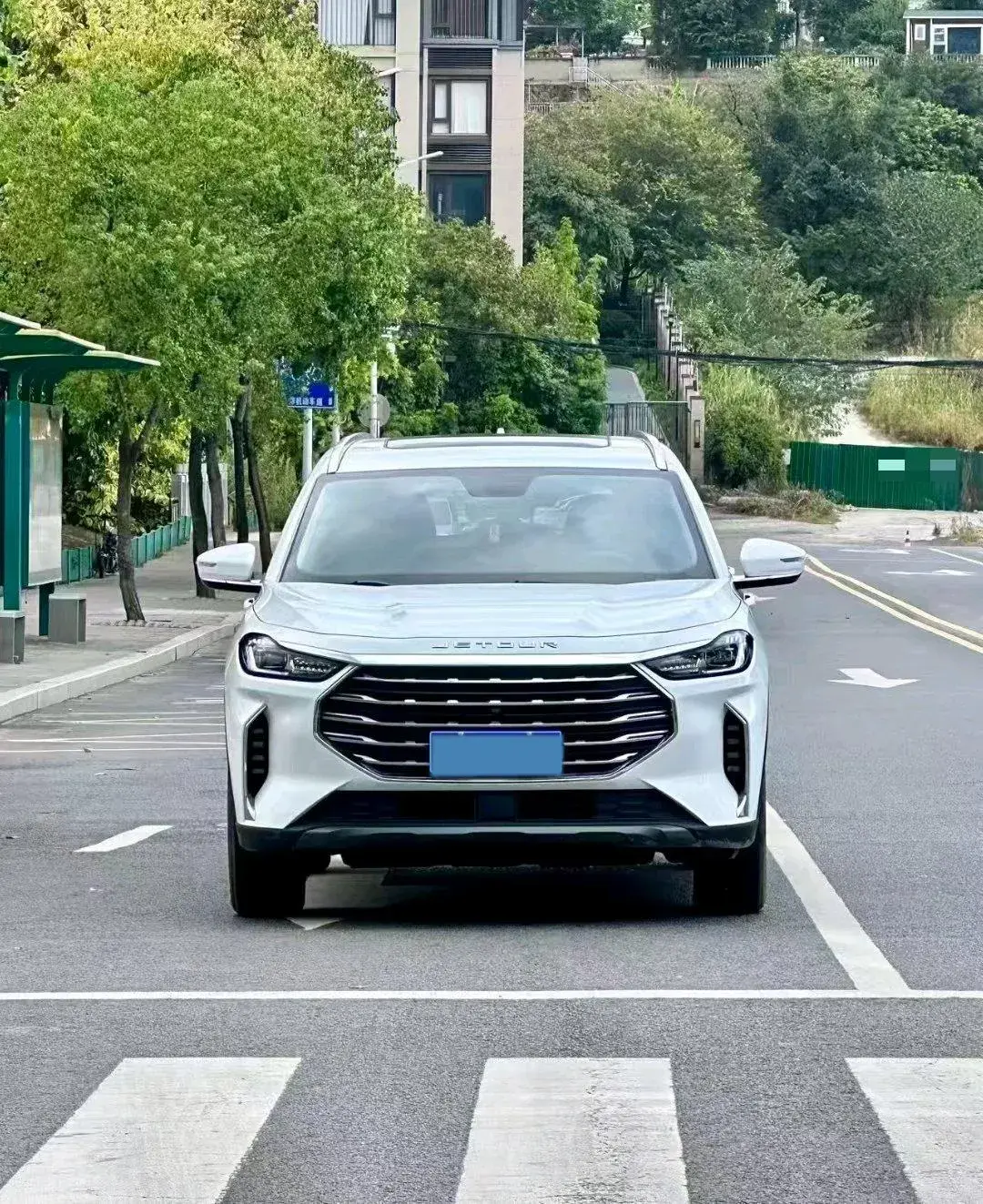 2023 JETOUR X70 thumbnail 2