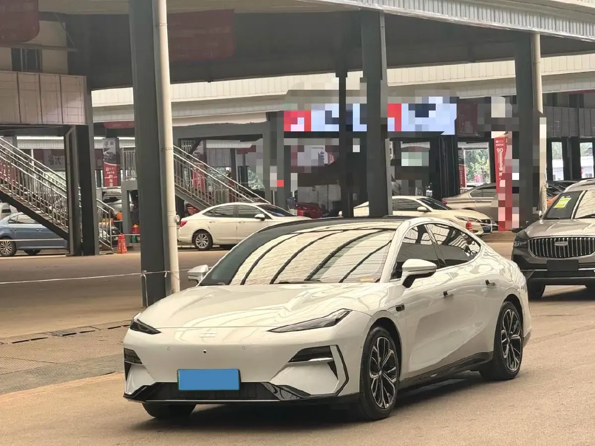 2025 Geely Galaxy E8 BEV 62KWH