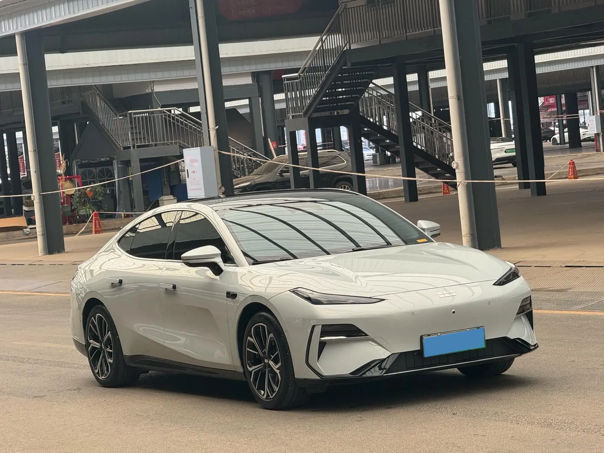 2025 GEELY GALAXY thumbnail 3